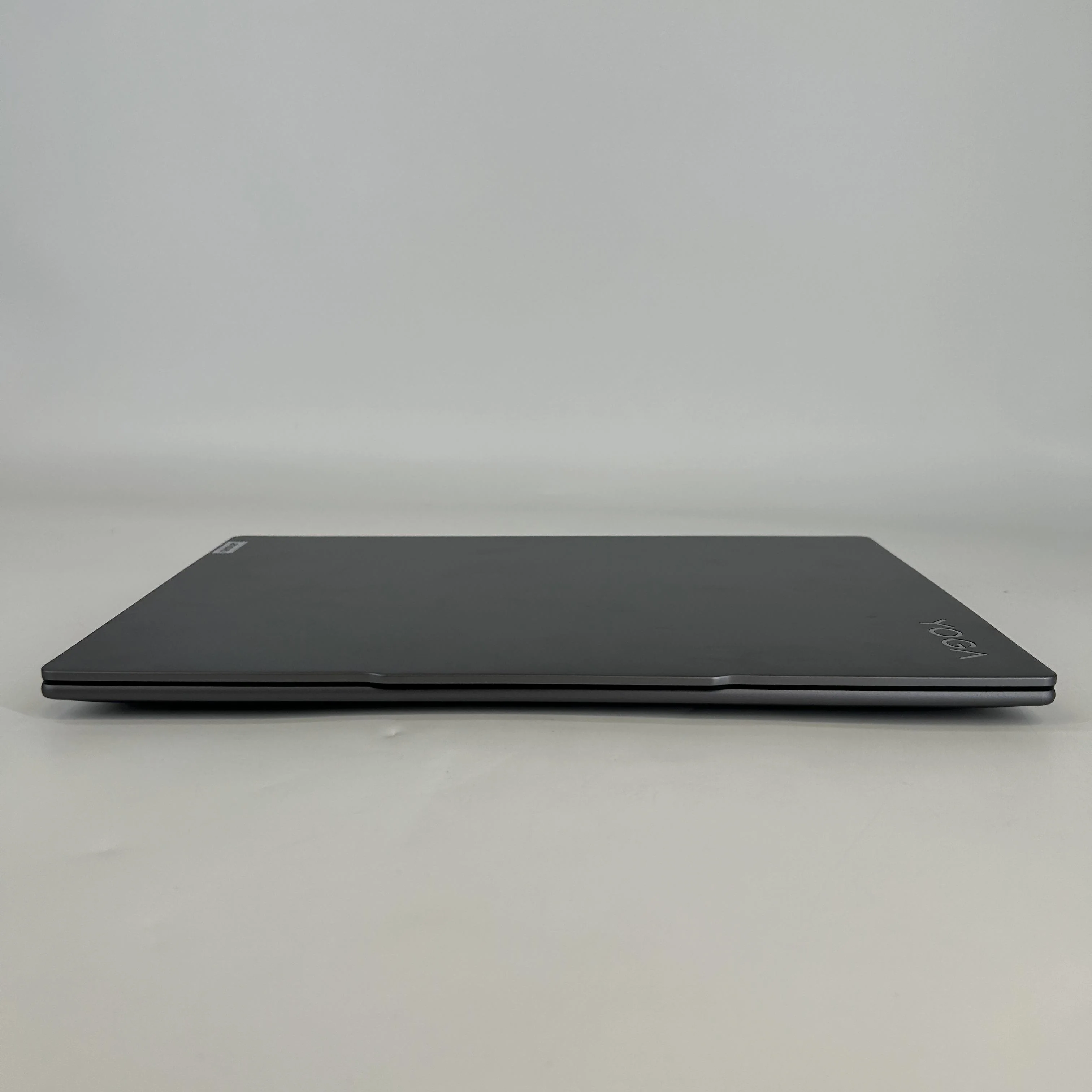 Lenovo Yoga Pro 7 14.5 Silver 3.8 GHz AMD Ryzen 7 8845HS 16GB RAM 1TB Solid State Drive NVIDIA GeForce RTX 3050 6 GB - Image 8