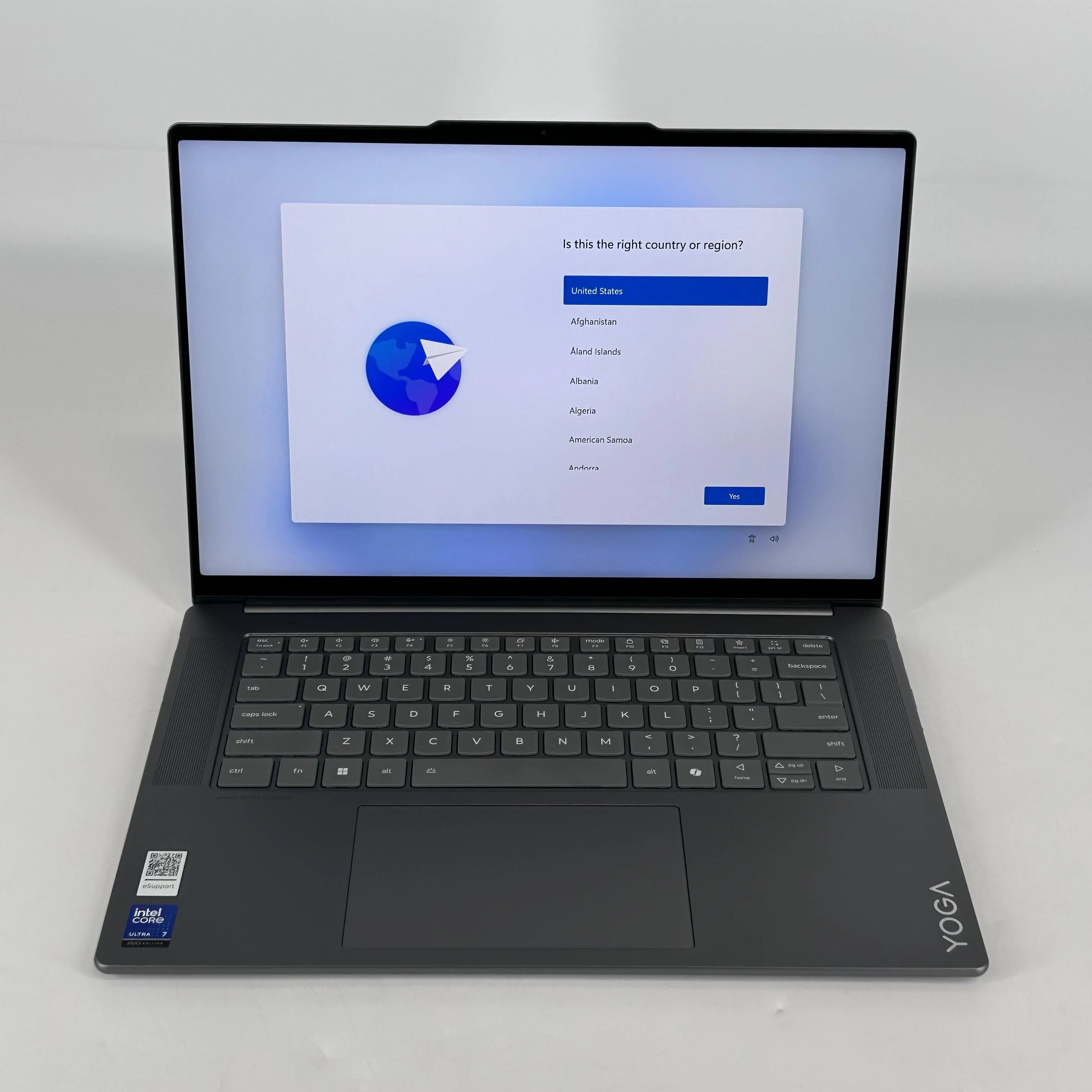 Lenovo Yoga Slim 7i 15.3 Gray 2.2 GHz Intel Core Ultra 7 Series 2 32GB RAM 1TB Solid State Drive