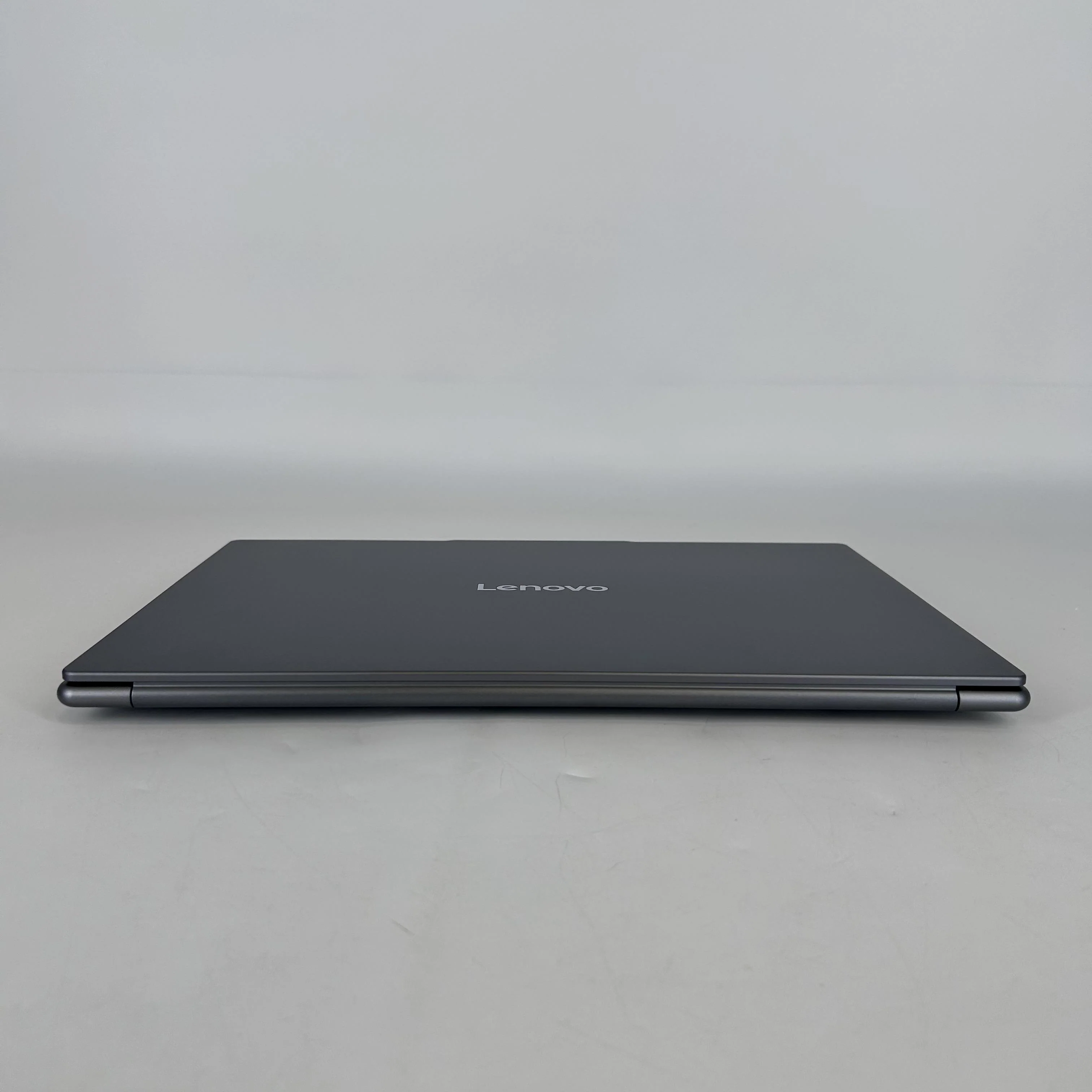 Lenovo Yoga Slim 7i 15.3 Gray 2.2 GHz Intel Core Ultra 7 Series 2 32GB RAM 1TB Solid State Drive - Image 6