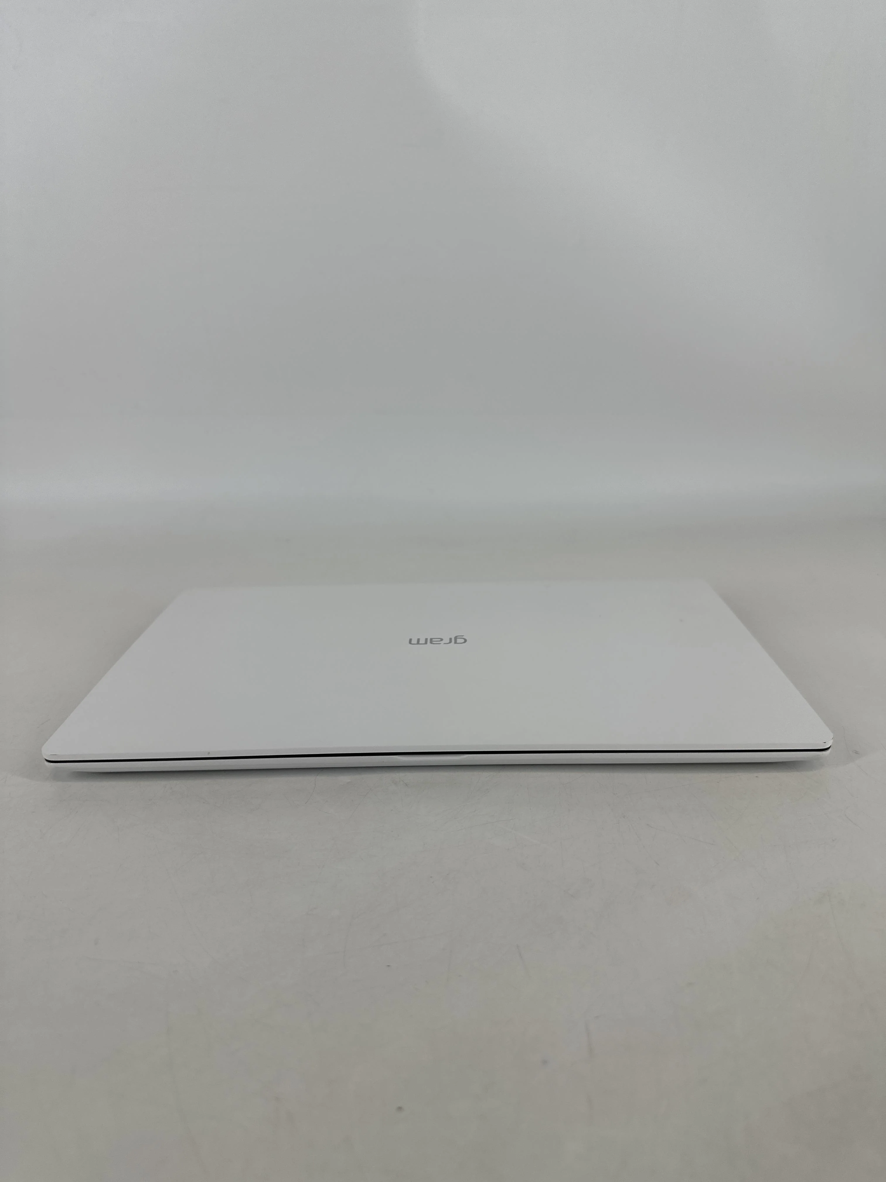LG Gram 14 White 1.2 GHz Intel Core i5 10th Gen. 8GB RAM 256GB Solid State Drive - Image 10