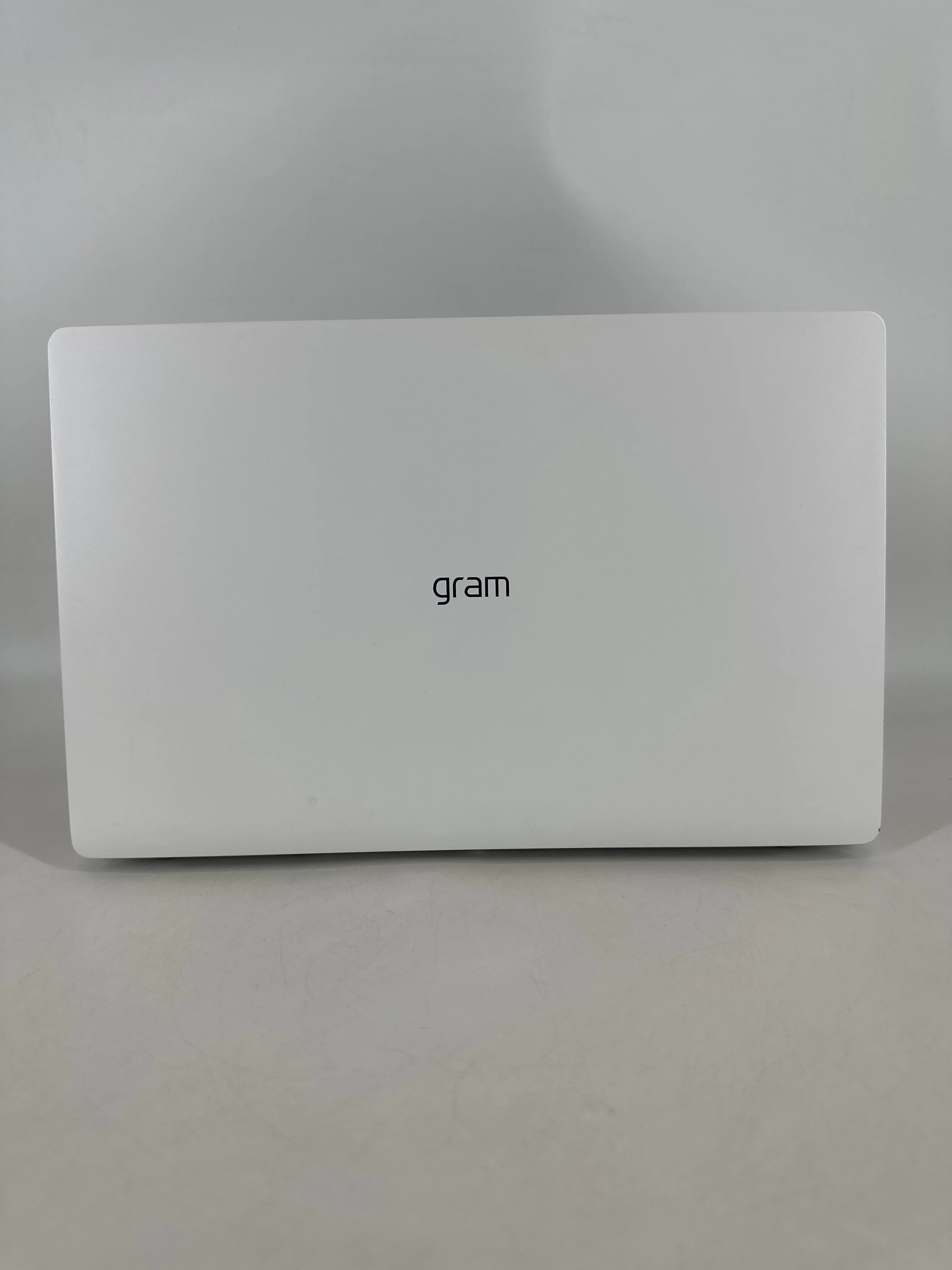 LG Gram 14 White 1.2 GHz Intel Core i5 10th Gen. 8GB RAM 256GB Solid State Drive - Image 5