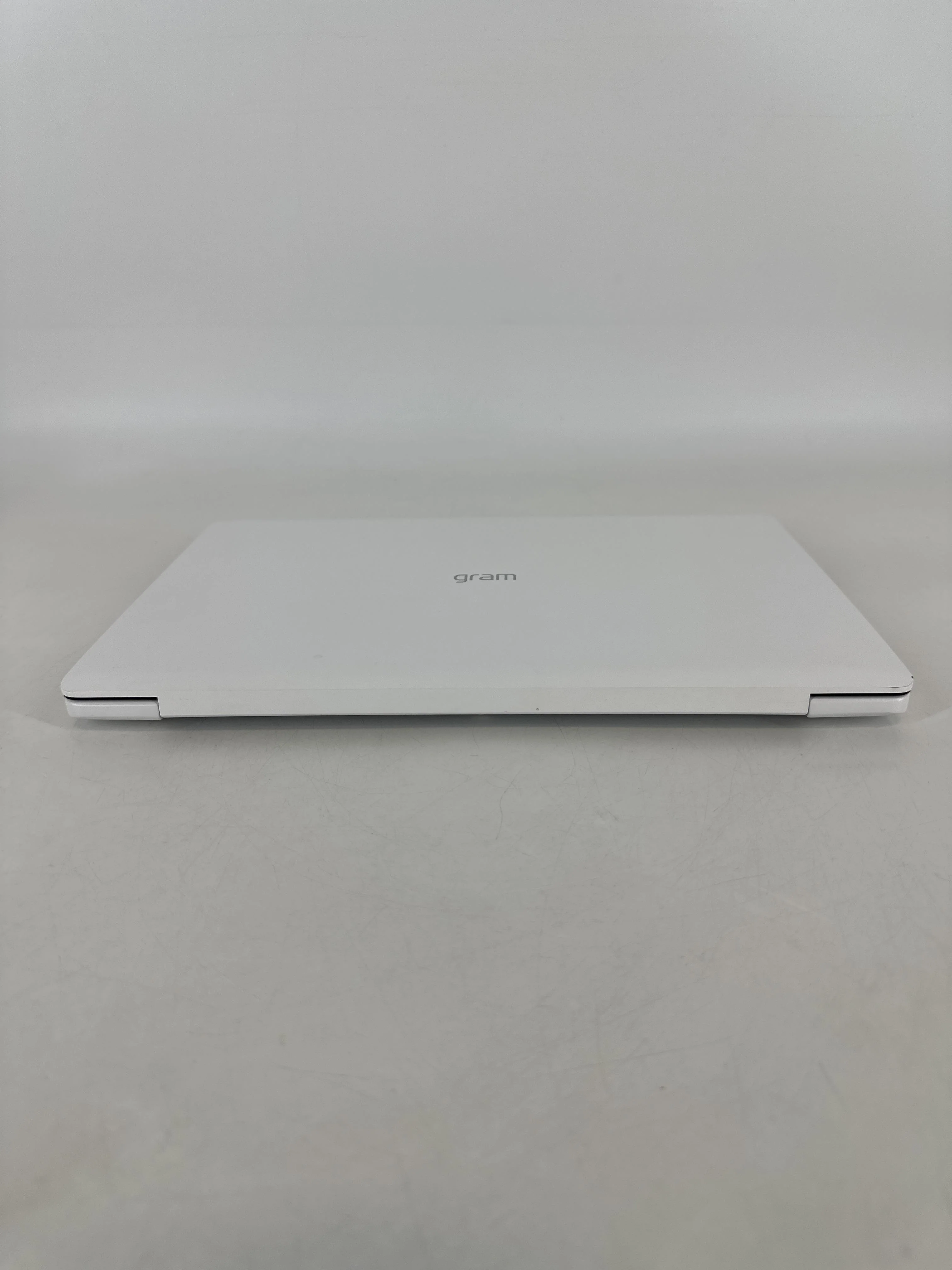 LG Gram 14 White 1.2 GHz Intel Core i5 10th Gen. 8GB RAM 256GB Solid State Drive - Image 9