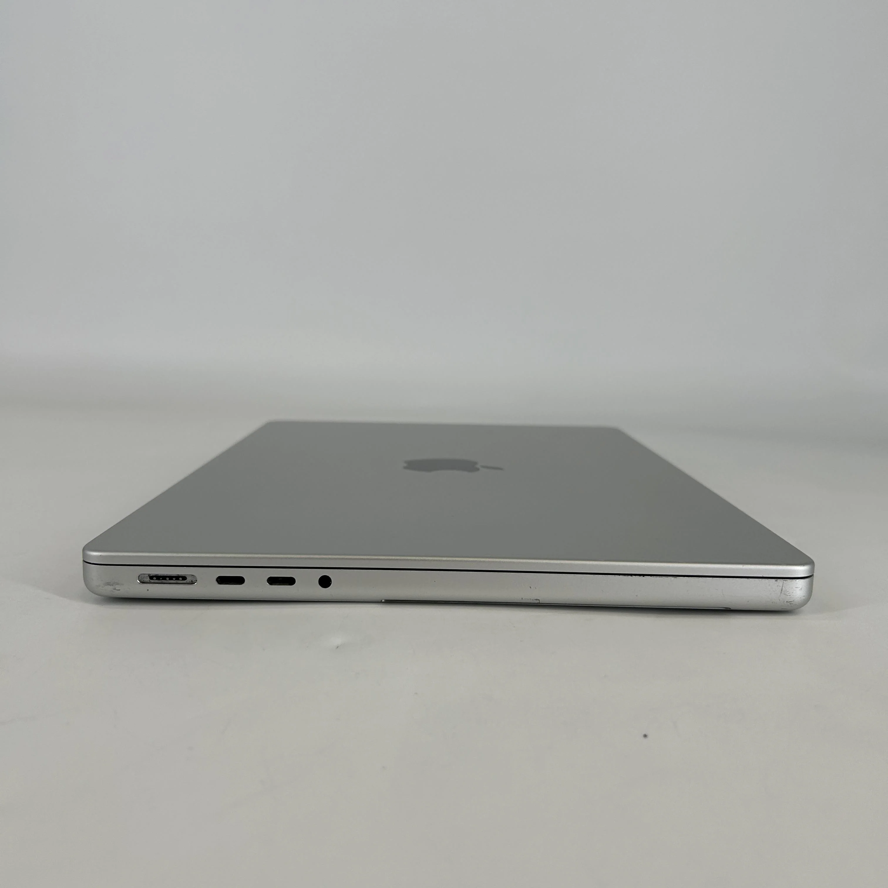 MacBook Pro 14 2021 Silver 3.2 GHz M1 Pro 10-Core CPU 16GB Unified Memory 1TB Solid State Drive 16-Core GPU - Image 12