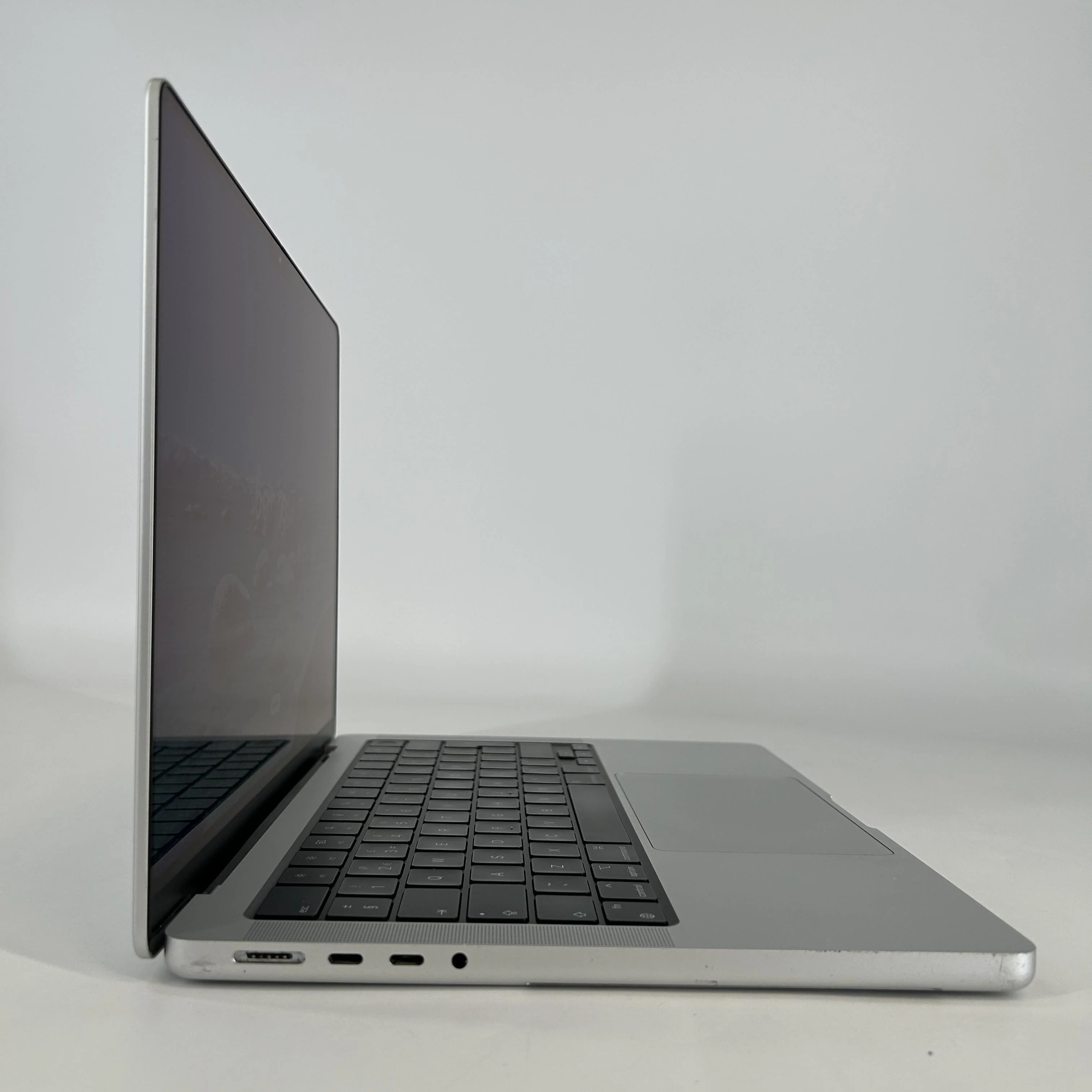 MacBook Pro 14 2021 Silver 3.2 GHz M1 Pro 10-Core CPU 16GB Unified Memory 1TB Solid State Drive 16-Core GPU - Image 5