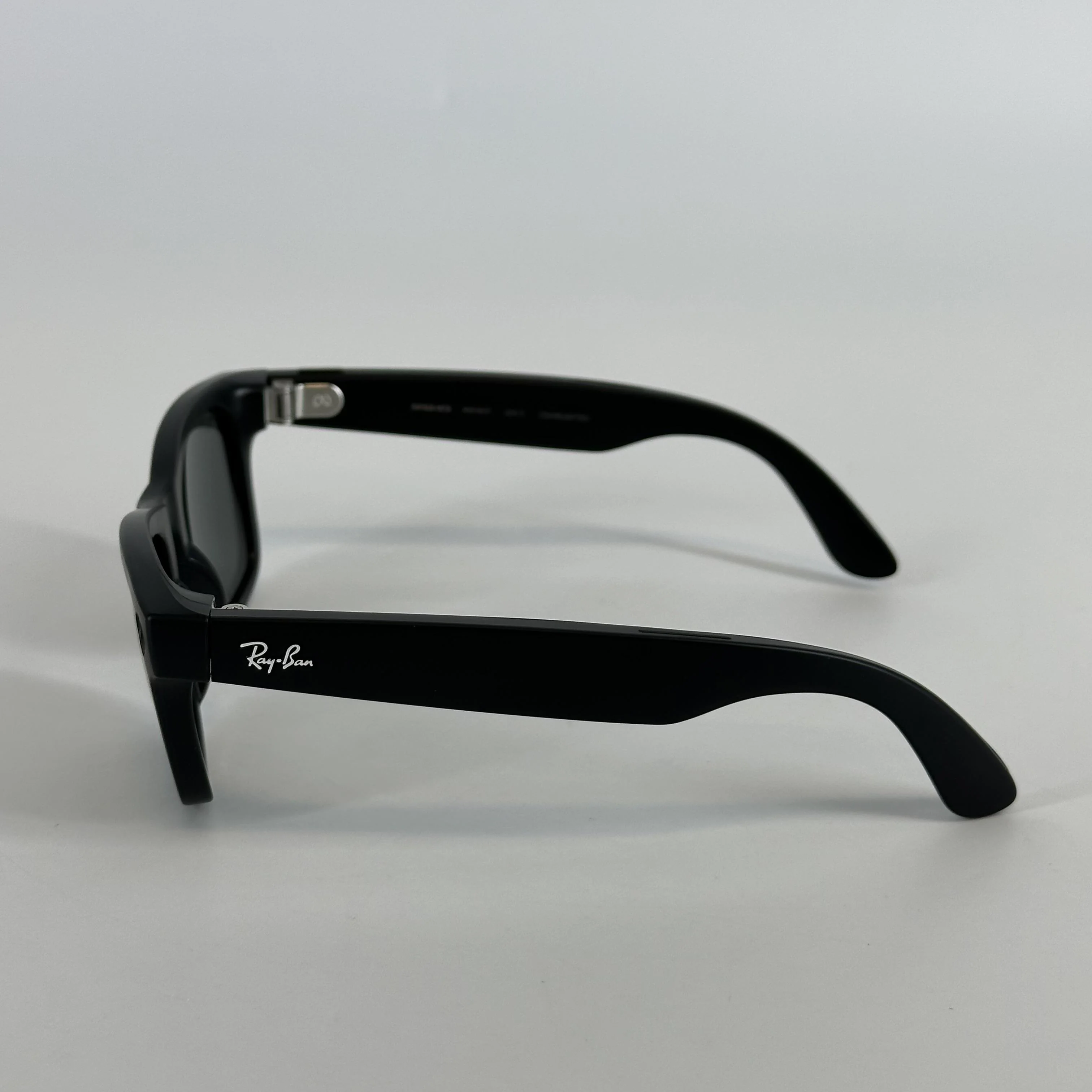 Meta Ray-Ban Meta Wayfarer (Gen 2) Matte Black 32GB - Image 5