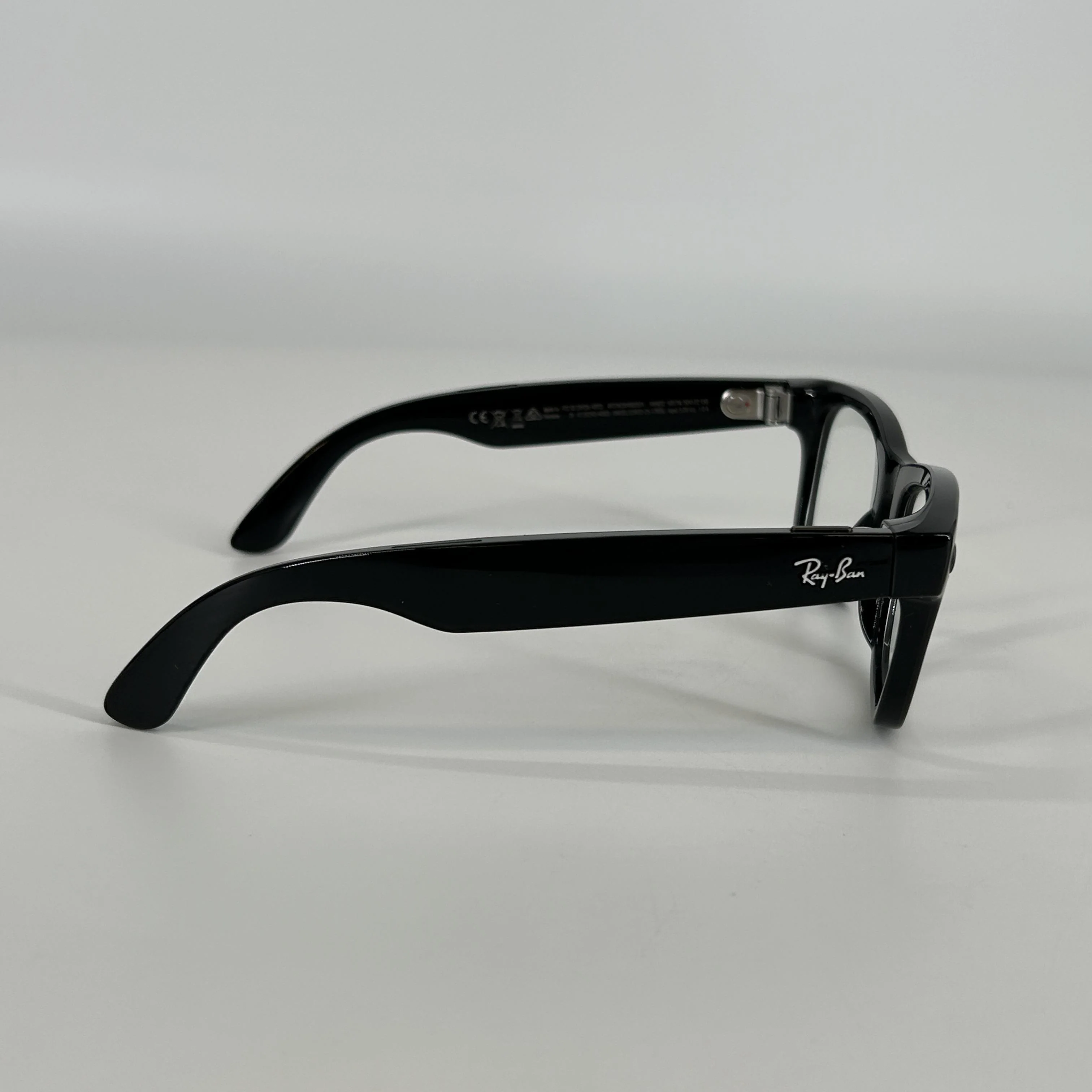 Meta Ray-Ban Meta Wayfarer (Gen 2) Shiny Black 32GB - Image 4