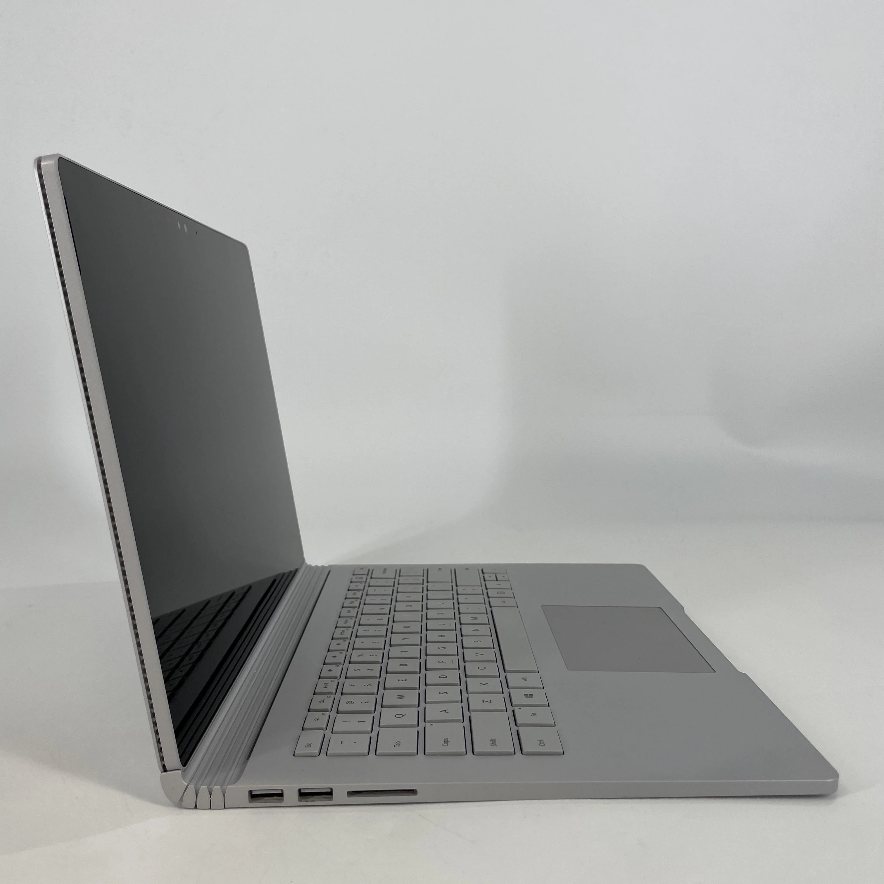 Microsoft Surface Book 1 13.5 Silver 2.4 GHz Intel Core i5 6th Gen. 8GB RAM 128GB Solid State Drive - Image 3