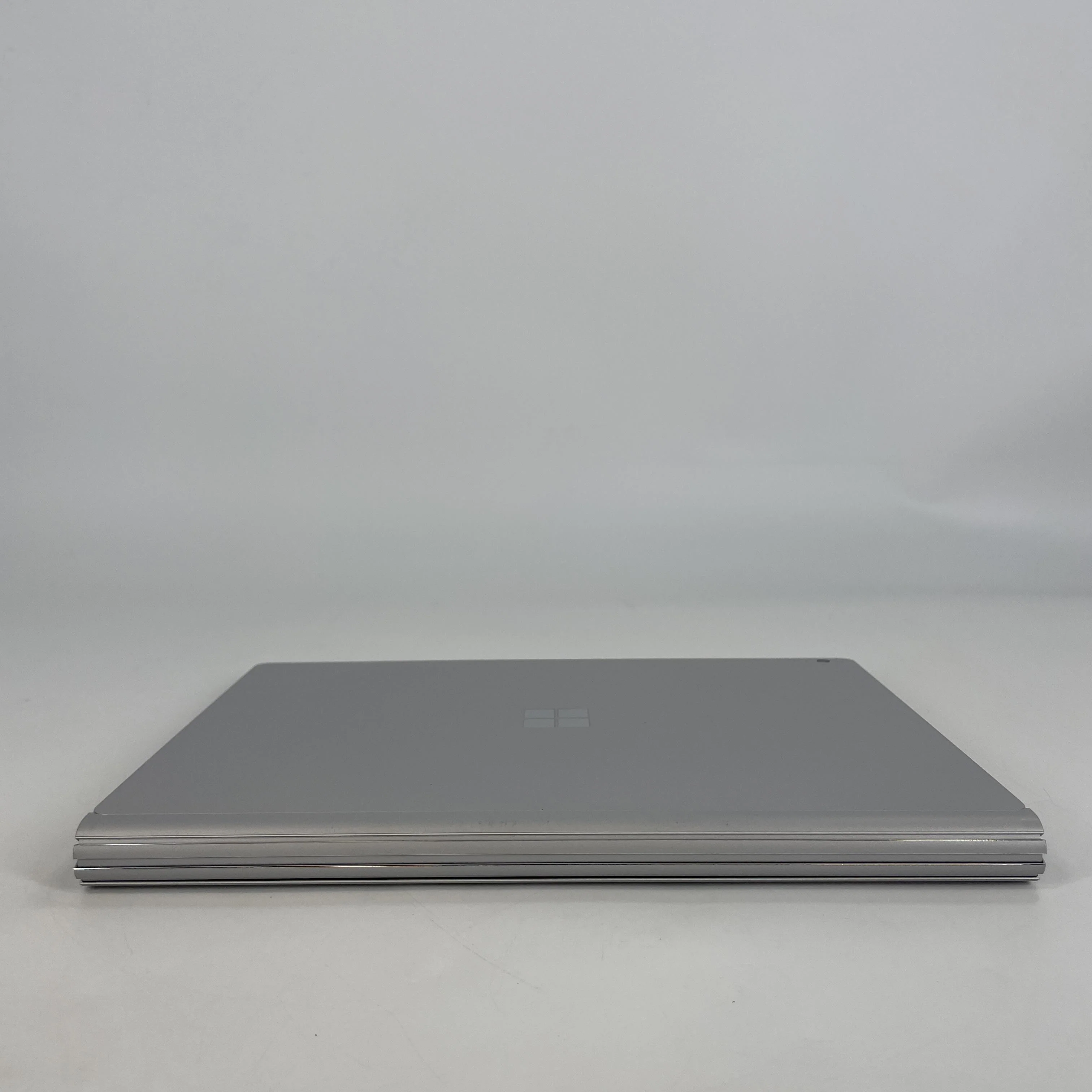 Microsoft Surface Book 1 13.5 Silver 2.4 GHz Intel Core i5 6th Gen. 8GB RAM 128GB Solid State Drive - Image 5