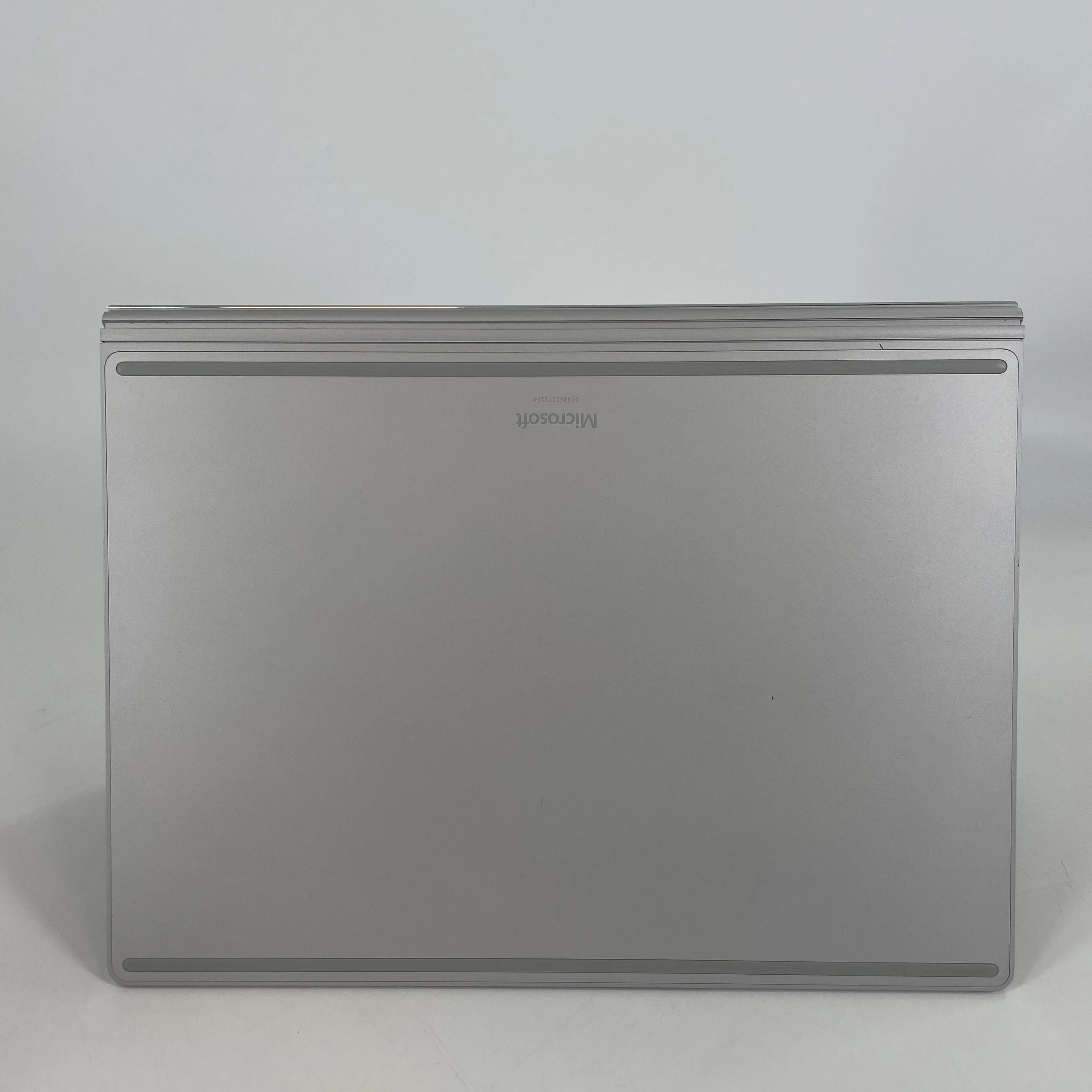 Microsoft Surface Book 1 13.5 Silver 2.4 GHz Intel Core i5 6th Gen. 8GB RAM 128GB Solid State Drive - Image 7