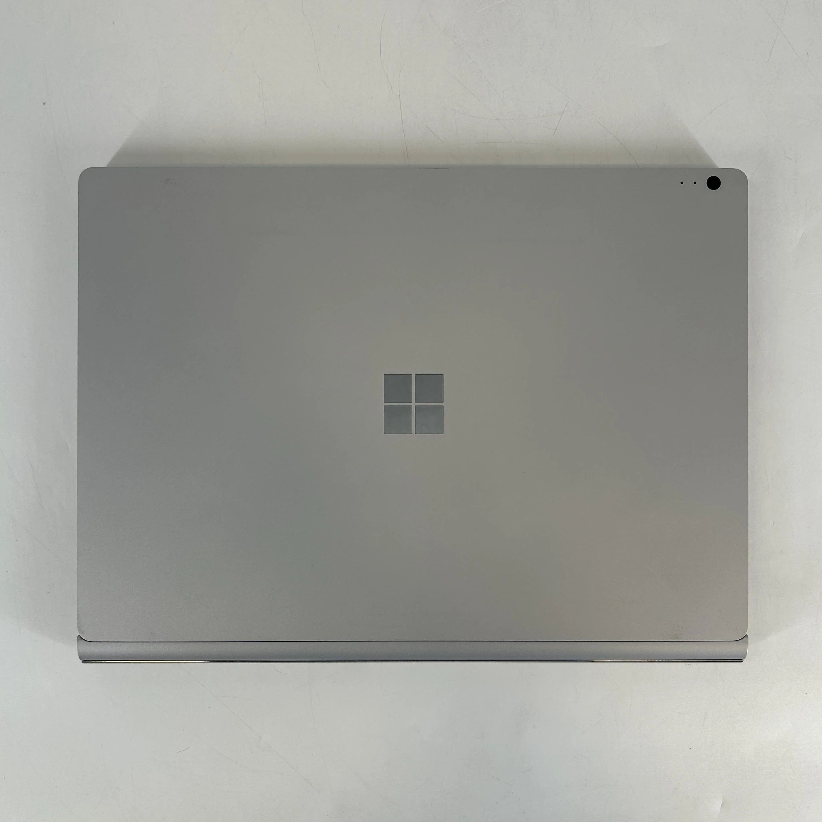 Microsoft Surface Book 1 13.5 Silver 2.6 GHz Intel Core i7 6th Gen. 16GB RAM 1TB Solid State Drive NVIDIA GeForce GTX 965M 2 GB - Image 10
