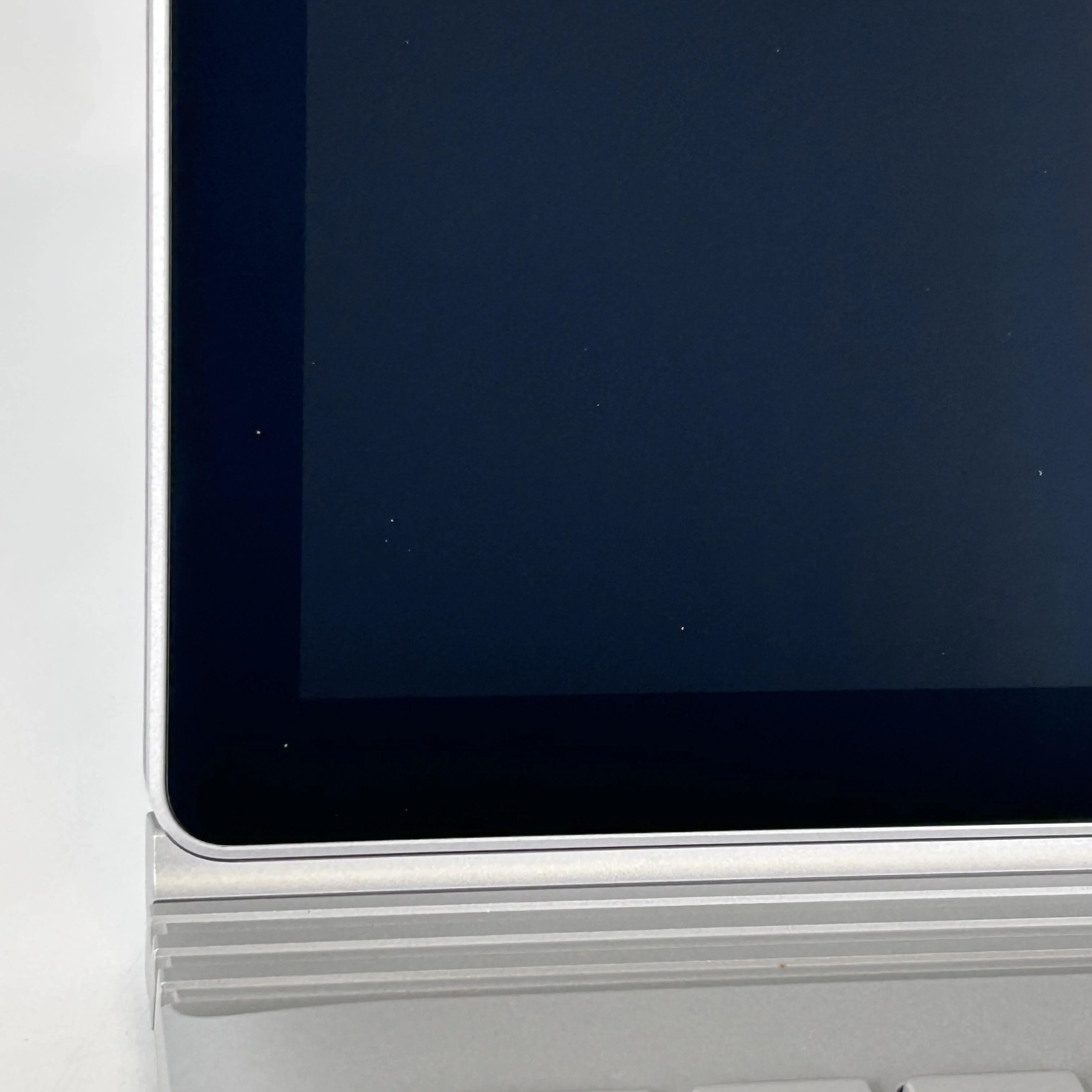 Microsoft Surface Book 3 13.5 Silver 1.3 GHz Intel Core i7 10th Gen. 16GB RAM 256GB Solid State Drive - Image 12