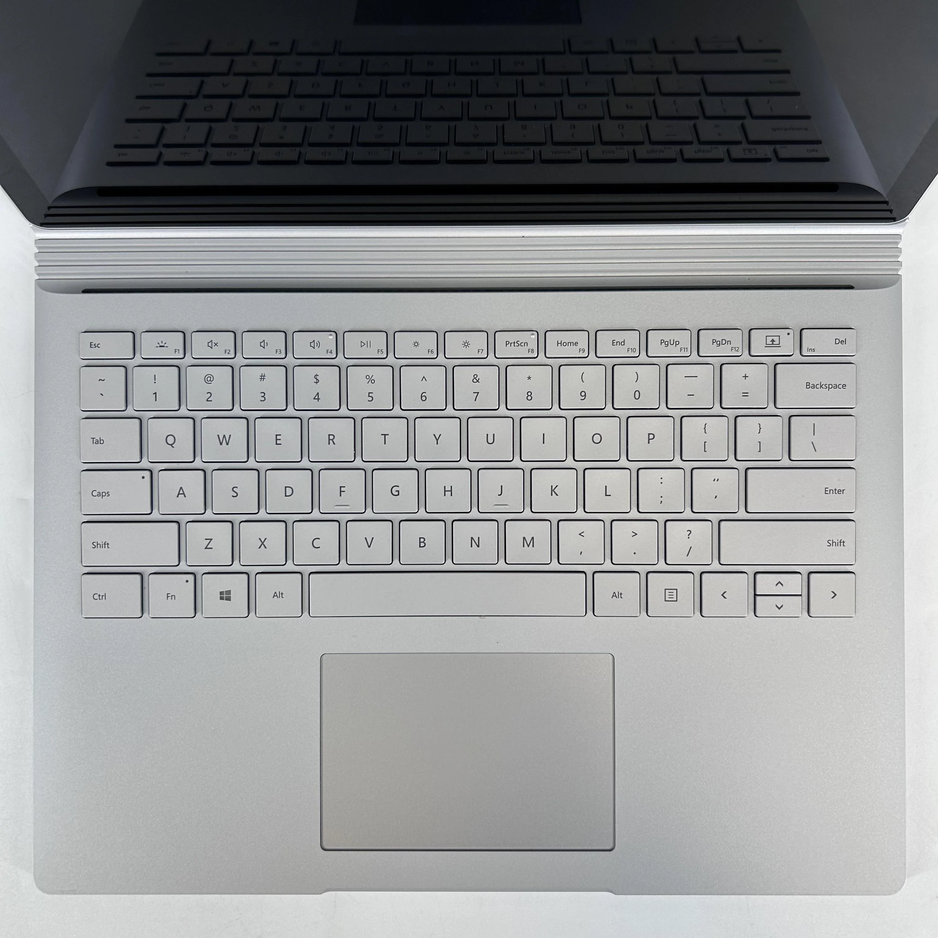 Microsoft Surface Book 3 13.5 Silver 1.3 GHz Intel Core i7 10th Gen. 16GB RAM 256GB Solid State Drive - Image 2