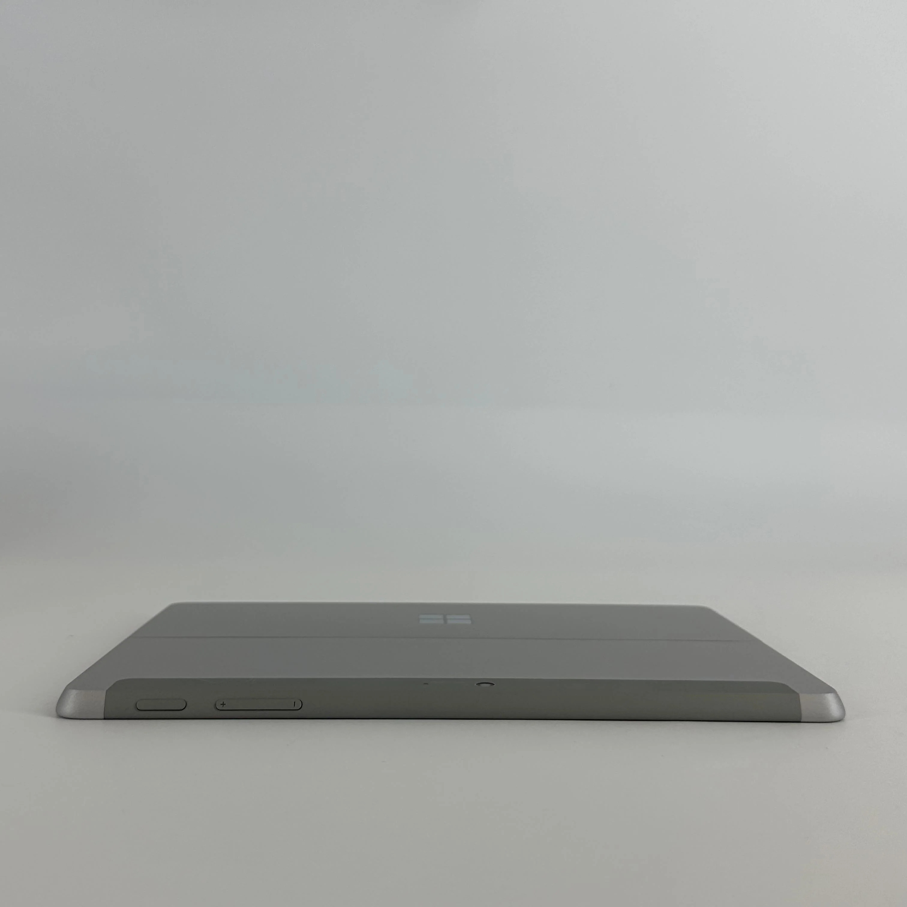 Microsoft Surface Go (1st Gen) 10 WiFi 1.6 GHz Intel Pentium Gold 4415Y 8GB RAM 128GB Solid State Drive - Image 5