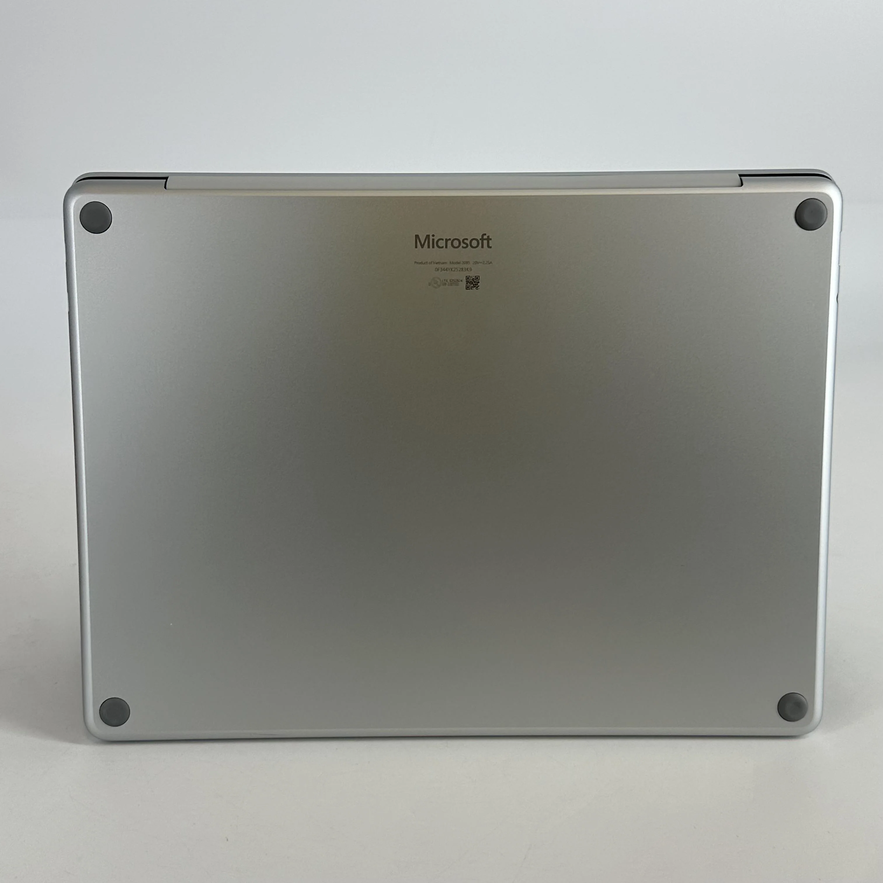 Microsoft Surface Laptop 13 Silver 3.3 GHz Qualcomm Snapdragon X Plus 16GB RAM 256GB UniversalFlashStorage - Image 15