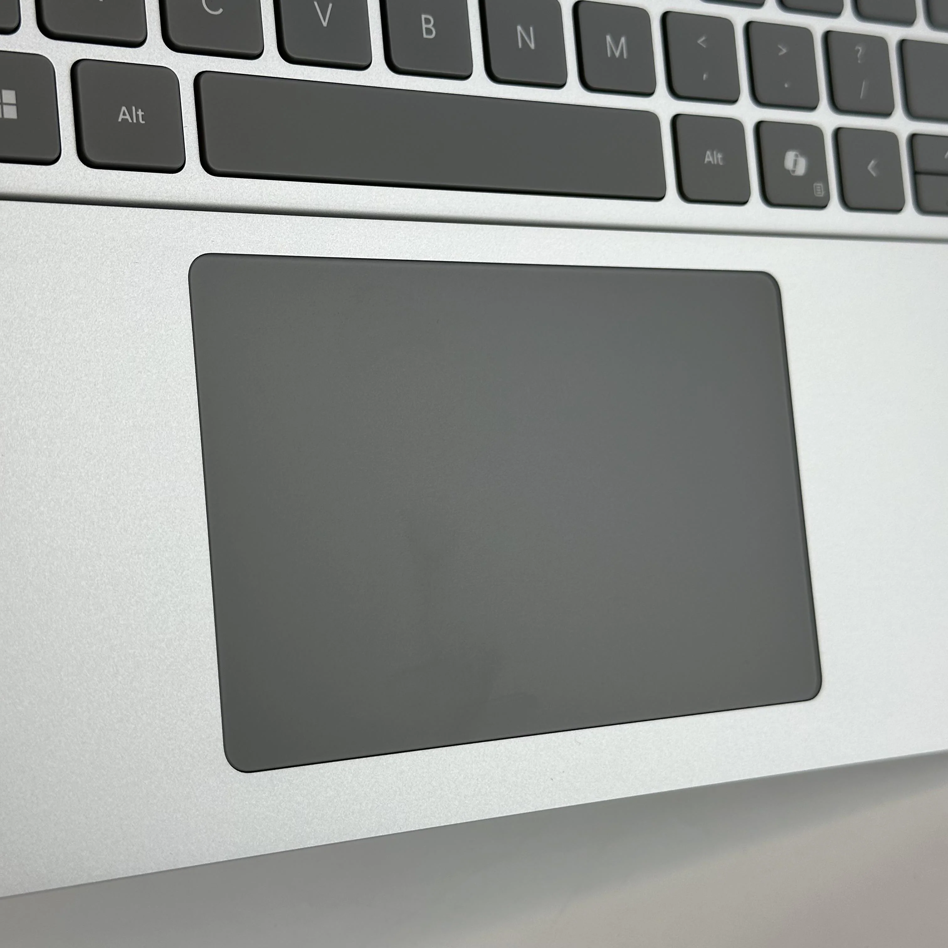 Microsoft Surface Laptop 13 Silver 3.3 GHz Qualcomm Snapdragon X Plus 16GB RAM 256GB UniversalFlashStorage - Image 18