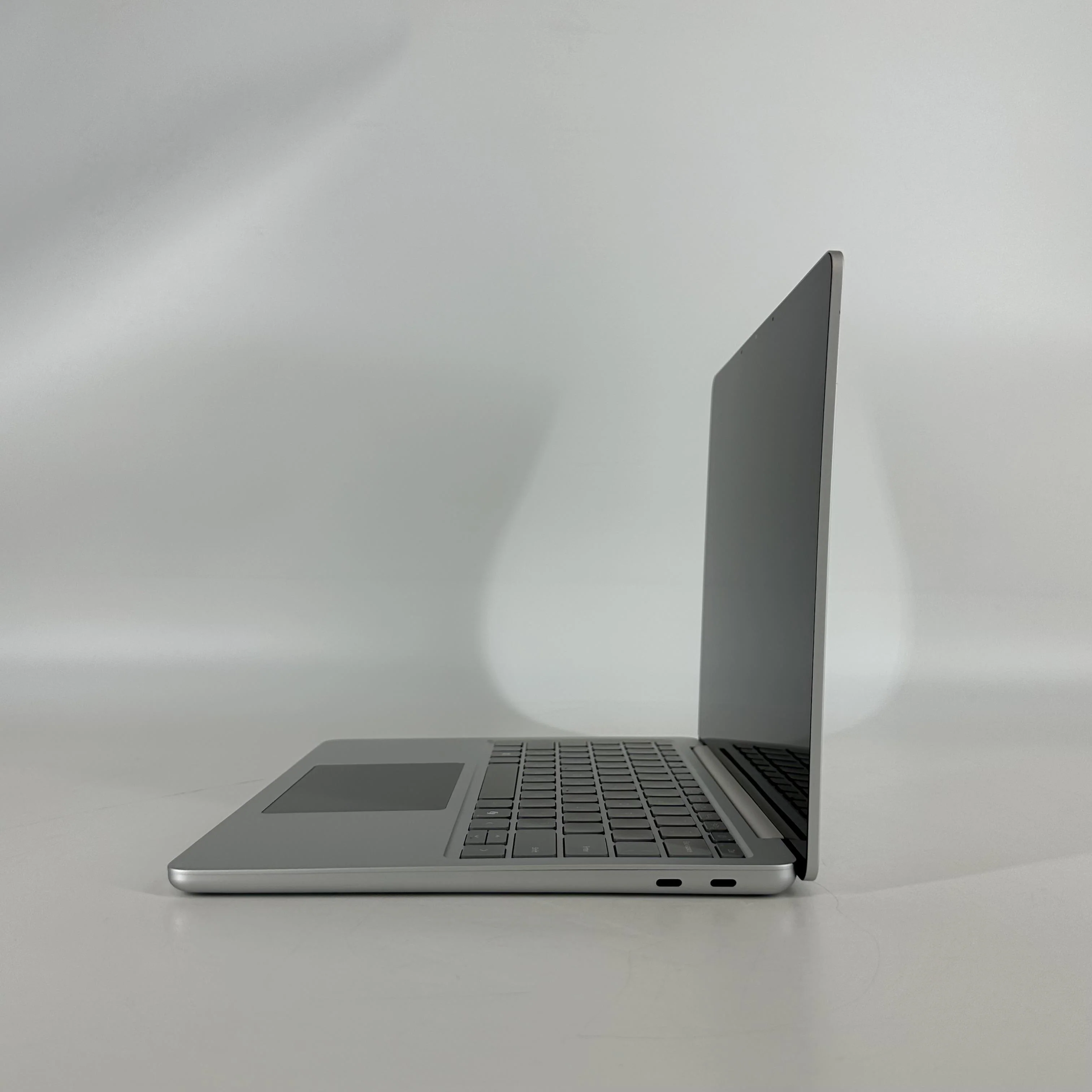 Microsoft Surface Laptop 13 Silver 3.3 GHz Qualcomm Snapdragon X Plus 16GB RAM 256GB UniversalFlashStorage - Image 4