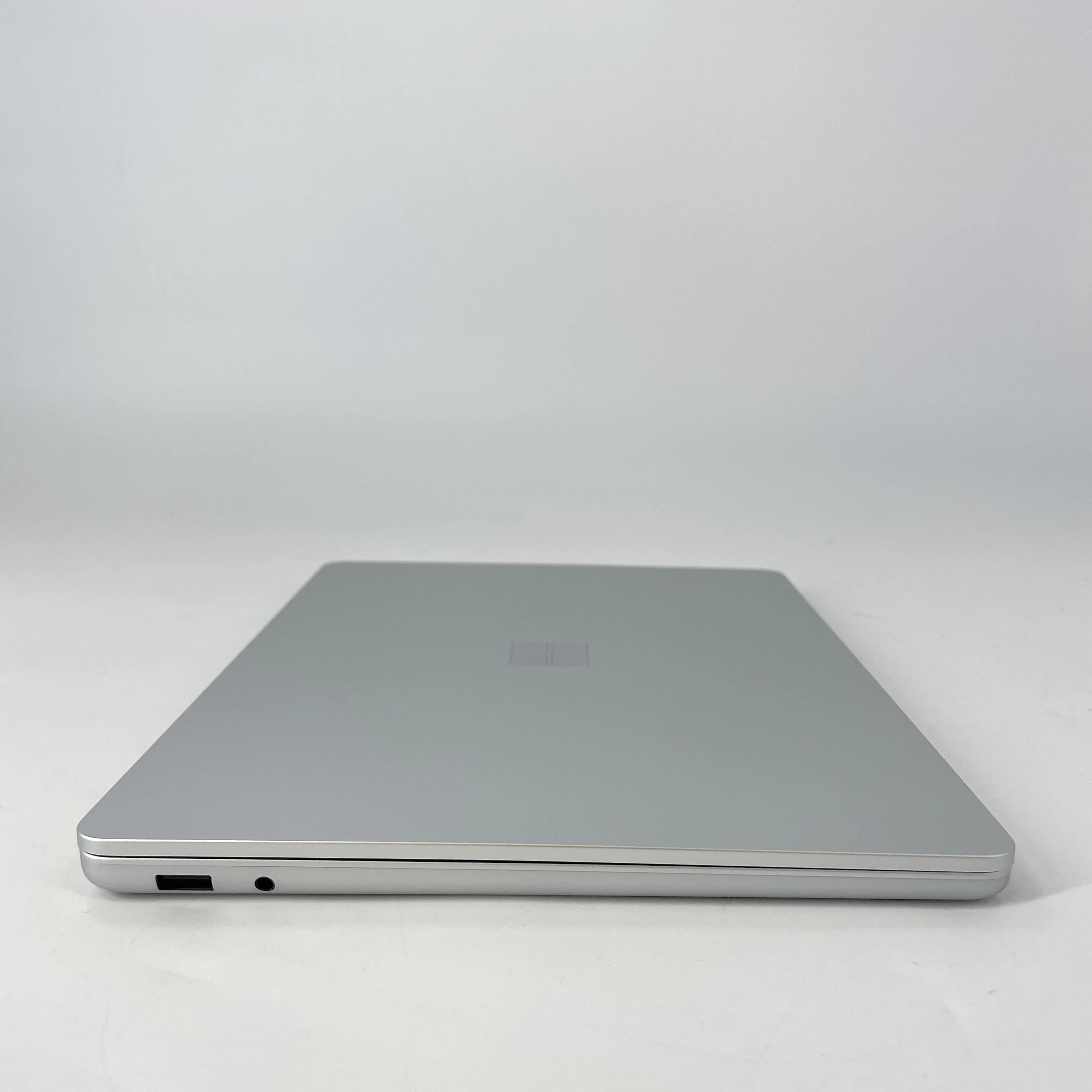 Microsoft Surface Laptop 13 Silver 3.3 GHz Qualcomm Snapdragon X Plus 16GB RAM 512GB UniversalFlashStorage - Image 10
