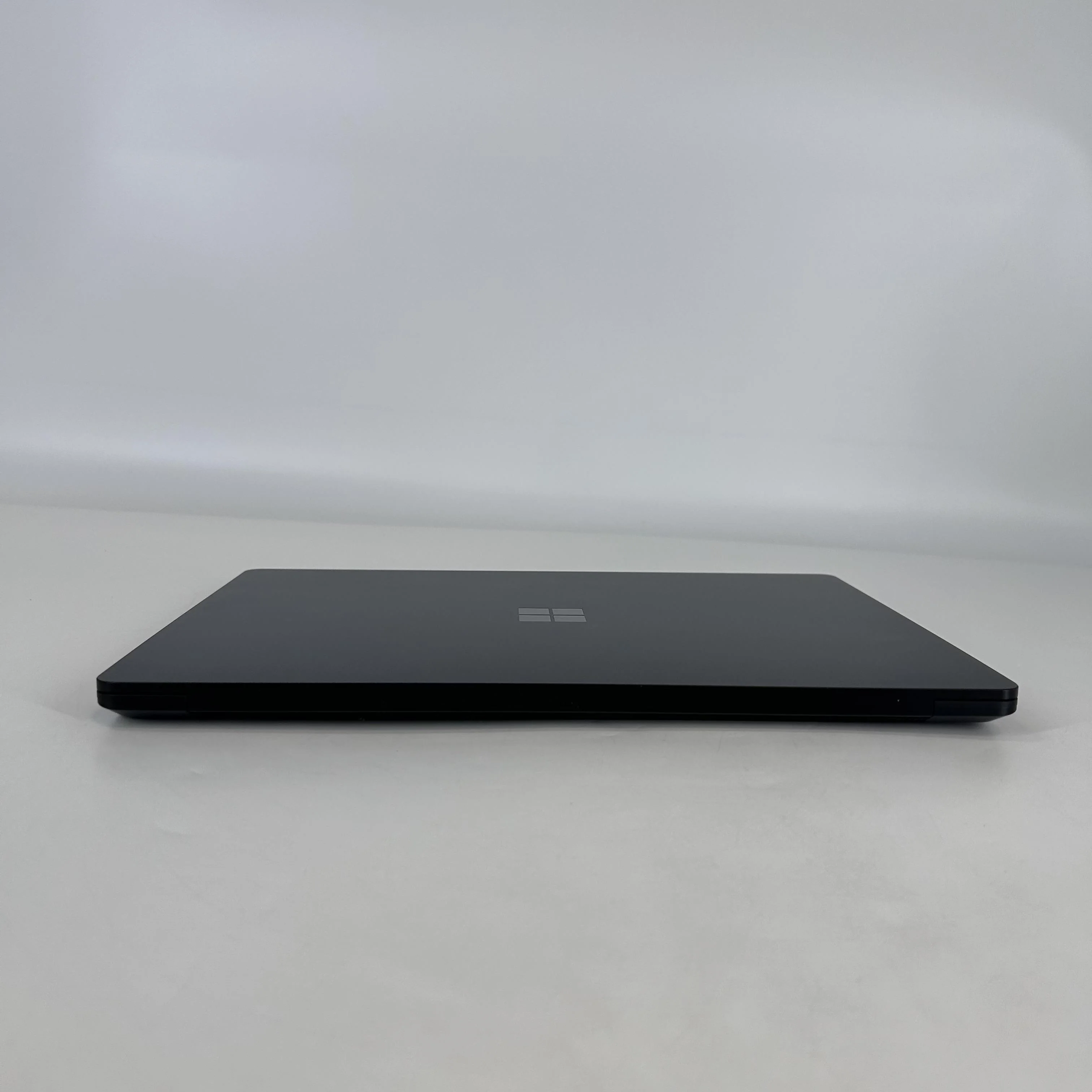 Microsoft Surface Laptop 3 13.5 Black 1.3 GHz Intel Core i7 10th Gen. 16GB RAM 256GB Solid State Drive - Image 5