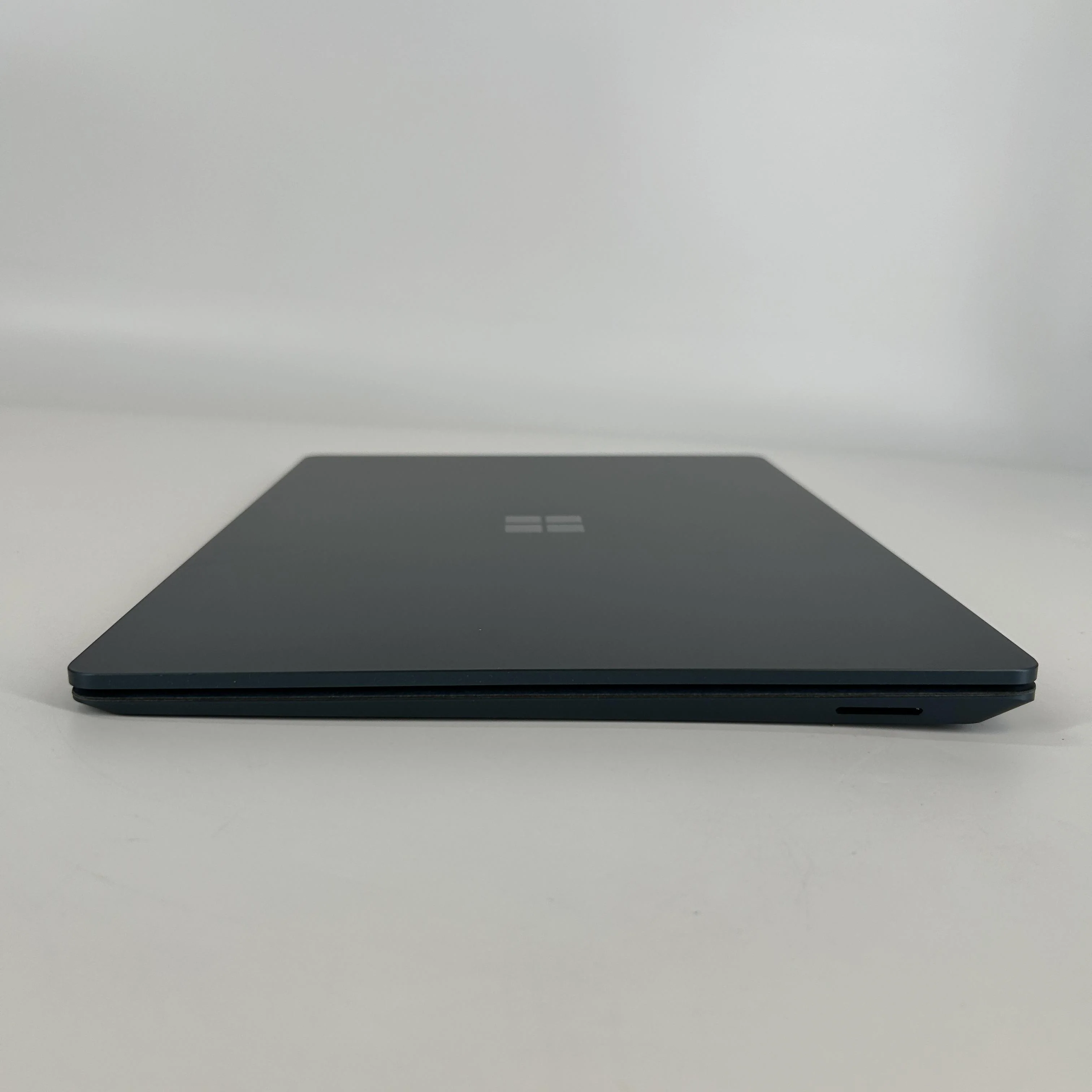 Microsoft Surface Laptop 3 13.5 Blue 1.2 GHz Intel Core i5 10th Gen. 8GB RAM 256GB Solid State Drive - Image 10