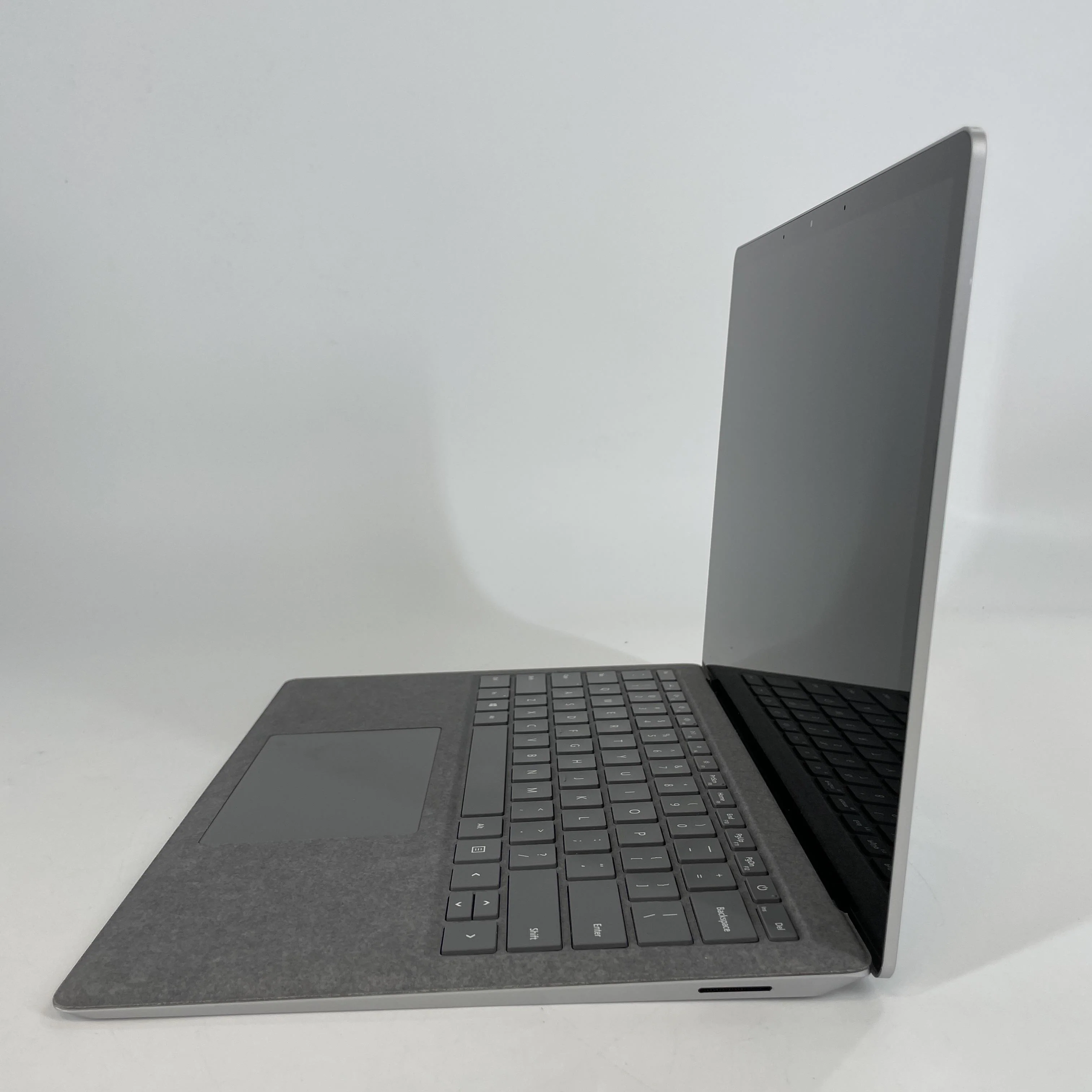 Microsoft Surface Laptop 3 13.5 Platinum 1.2 GHz Intel Core i5 10th Gen. 8GB RAM 256GB Solid State Drive - Image 4