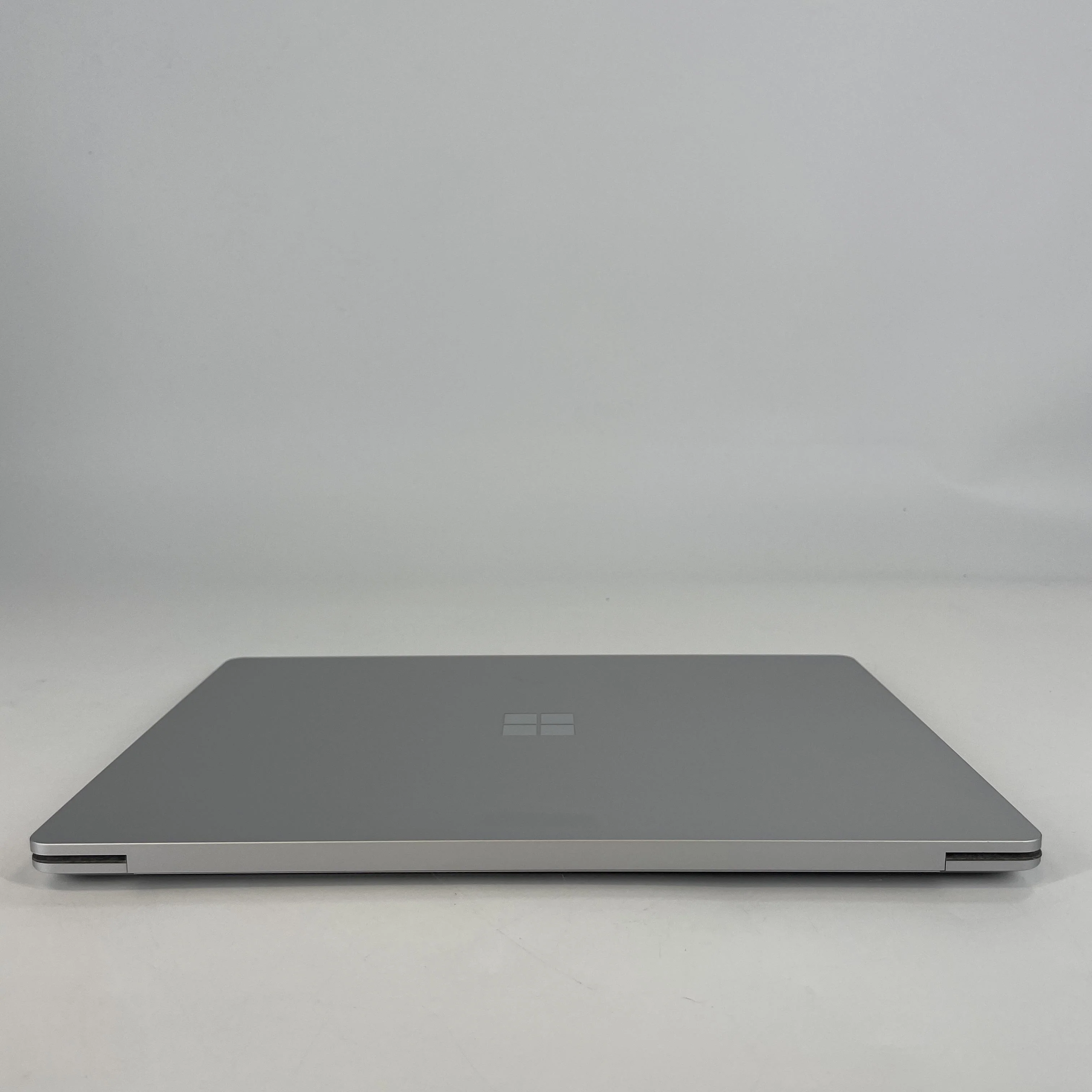 Microsoft Surface Laptop 3 13.5 Platinum 1.2 GHz Intel Core i5 10th Gen. 8GB RAM 256GB Solid State Drive - Image 5