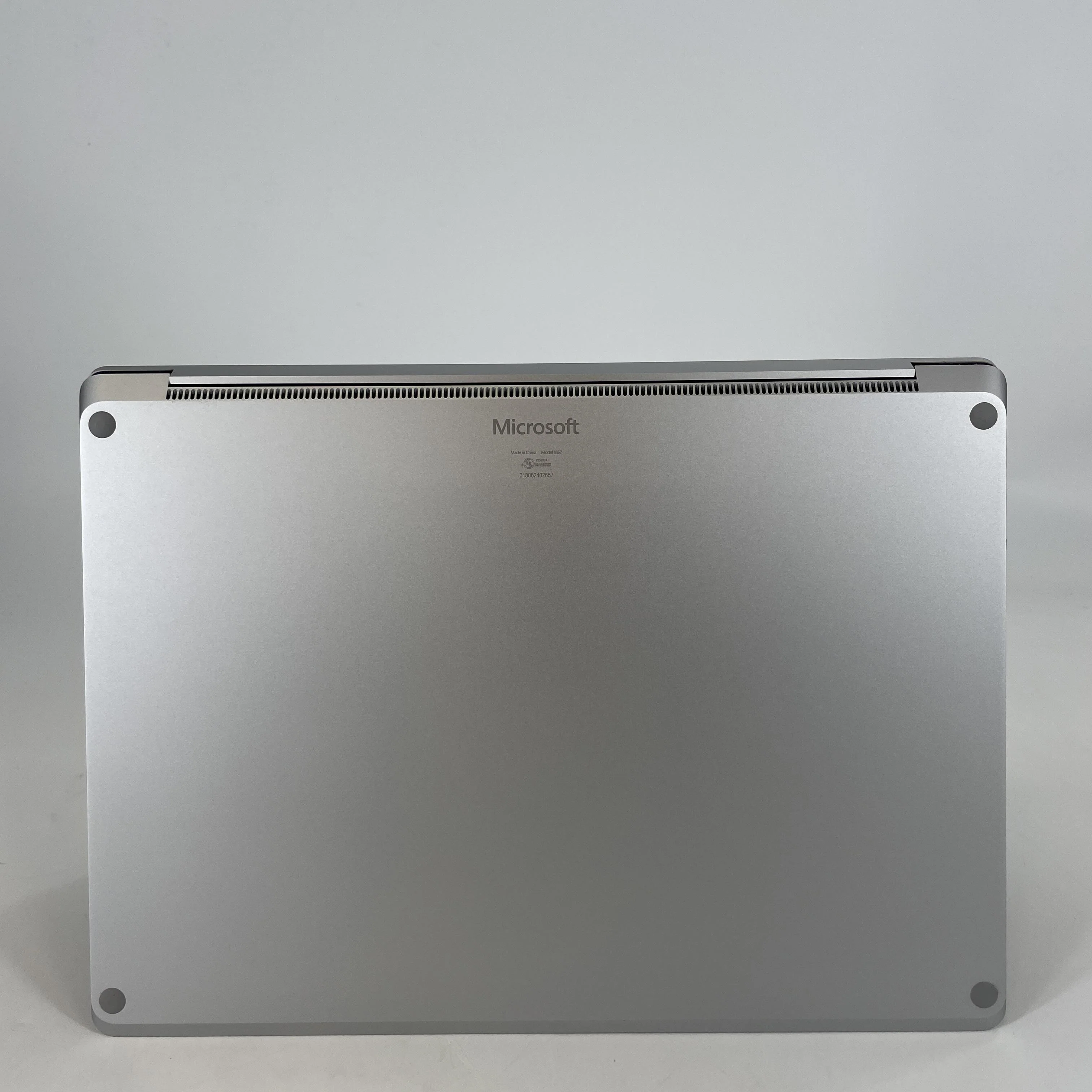 Microsoft Surface Laptop 3 13.5 Platinum 1.2 GHz Intel Core i5 10th Gen. 8GB RAM 256GB Solid State Drive - Image 7