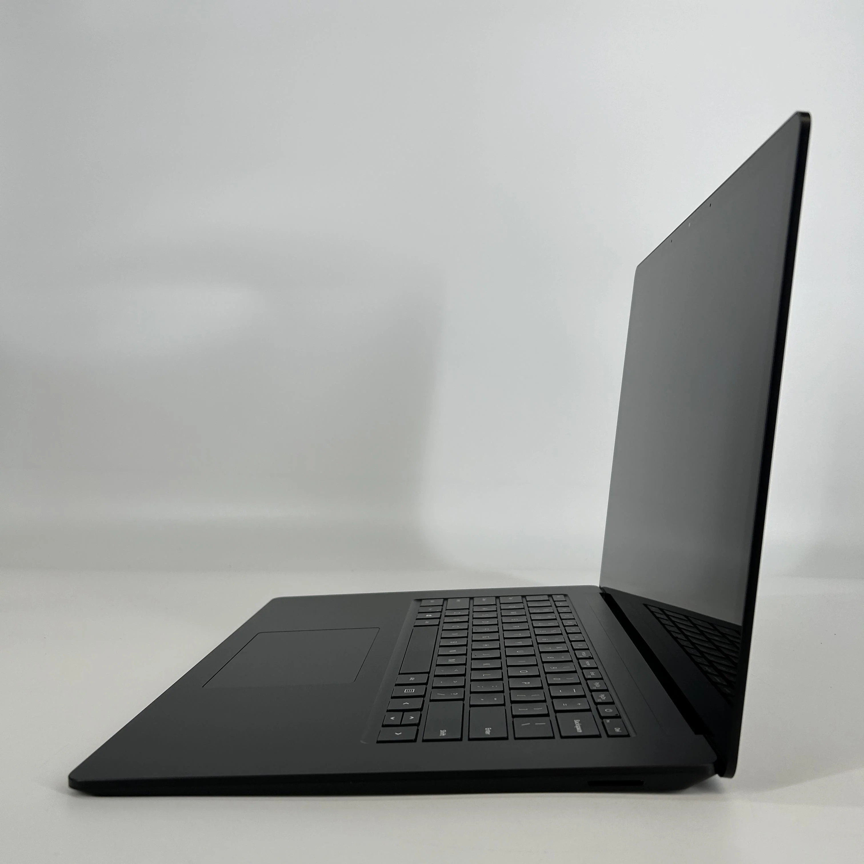Microsoft Surface Laptop 3 15 Black 2.3 GHz AMD Ryzen 7 3780U 32GB RAM 1TB Solid State Drive - Image 4