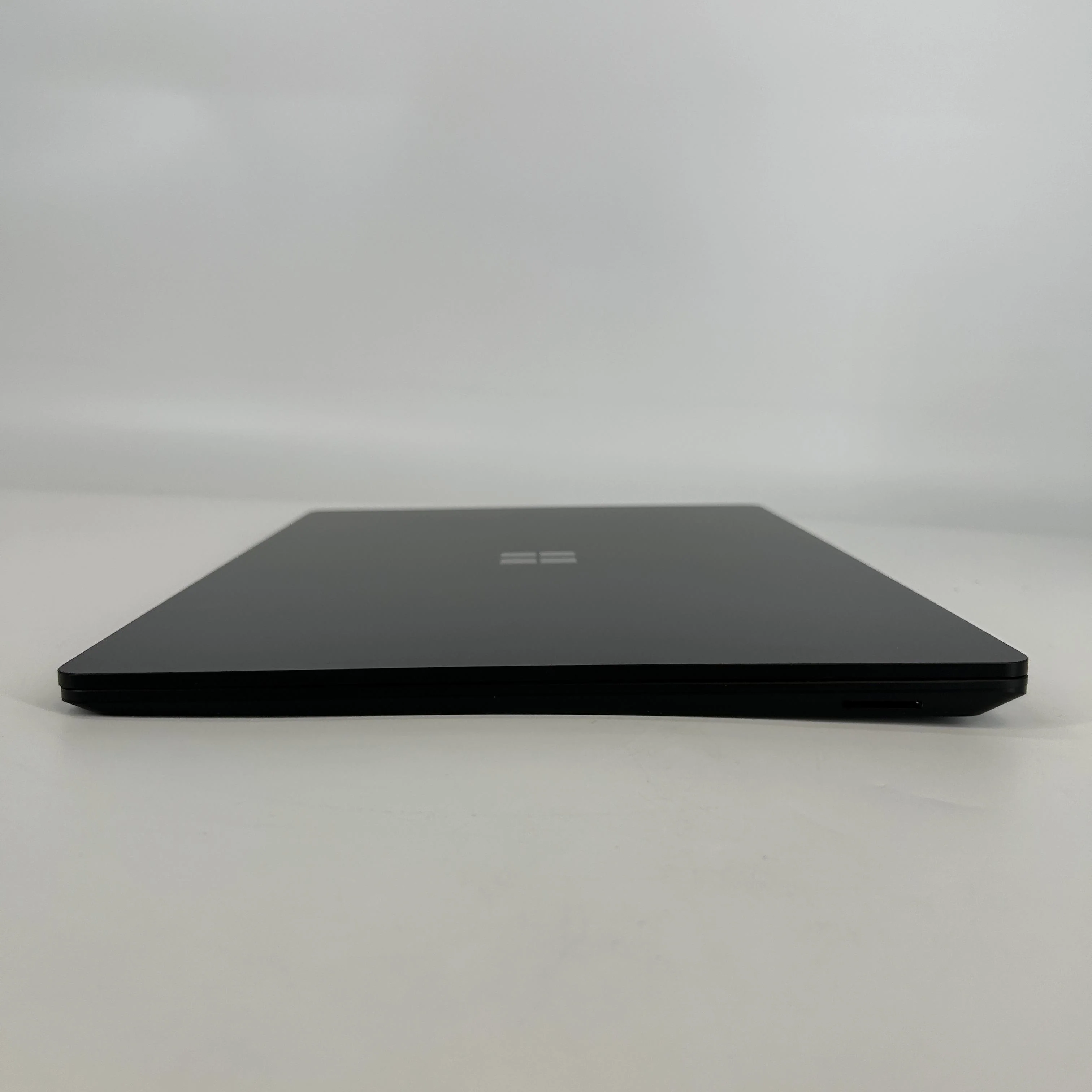 Microsoft Surface Laptop 3 15 Black 2.3 GHz AMD Ryzen 7 3780U 32GB RAM 1TB Solid State Drive - Image 8