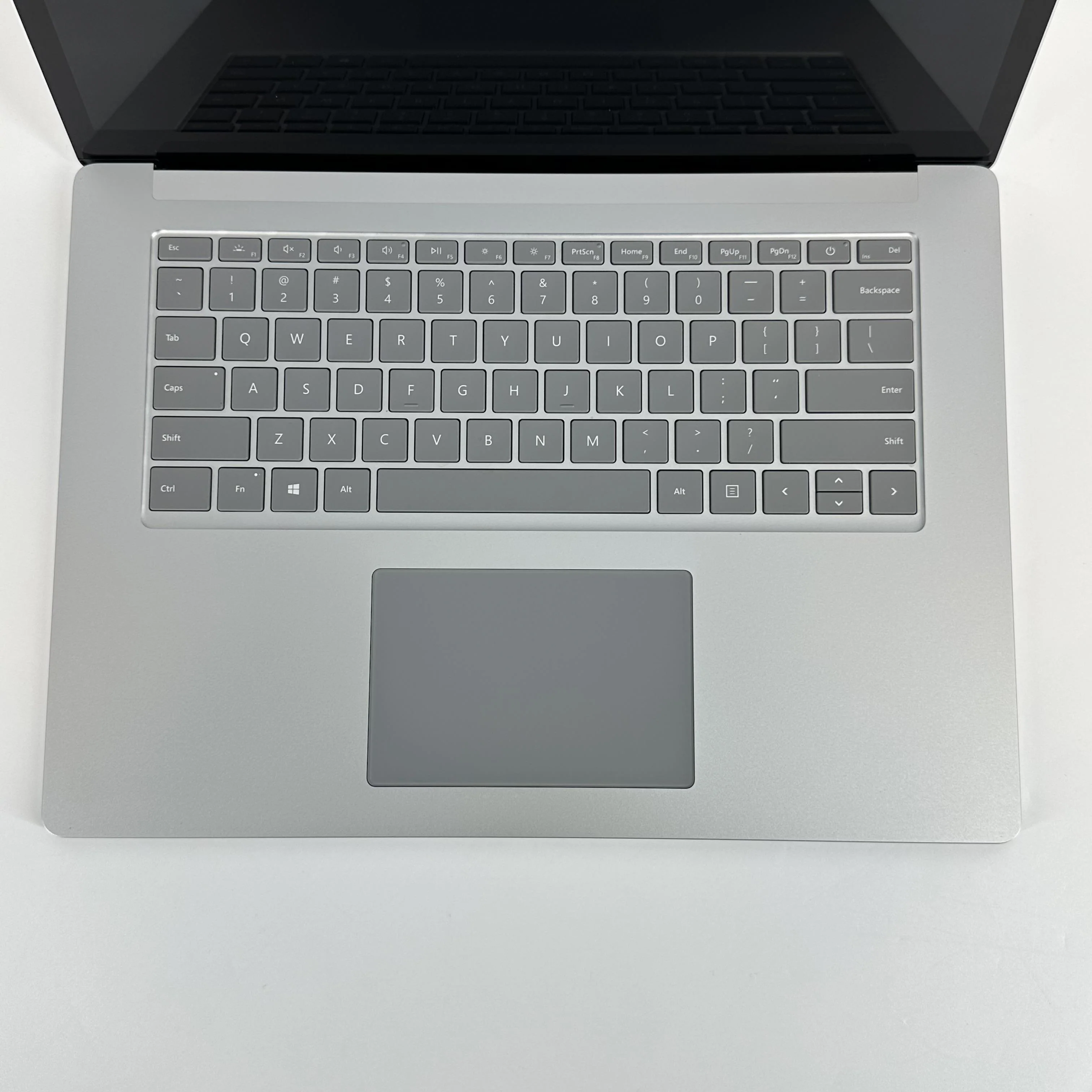 Microsoft Surface Laptop 3 15 Platinum 1.2 GHz Intel Core i5 10th Gen. 8GB RAM 256GB Solid State Drive - Image 2