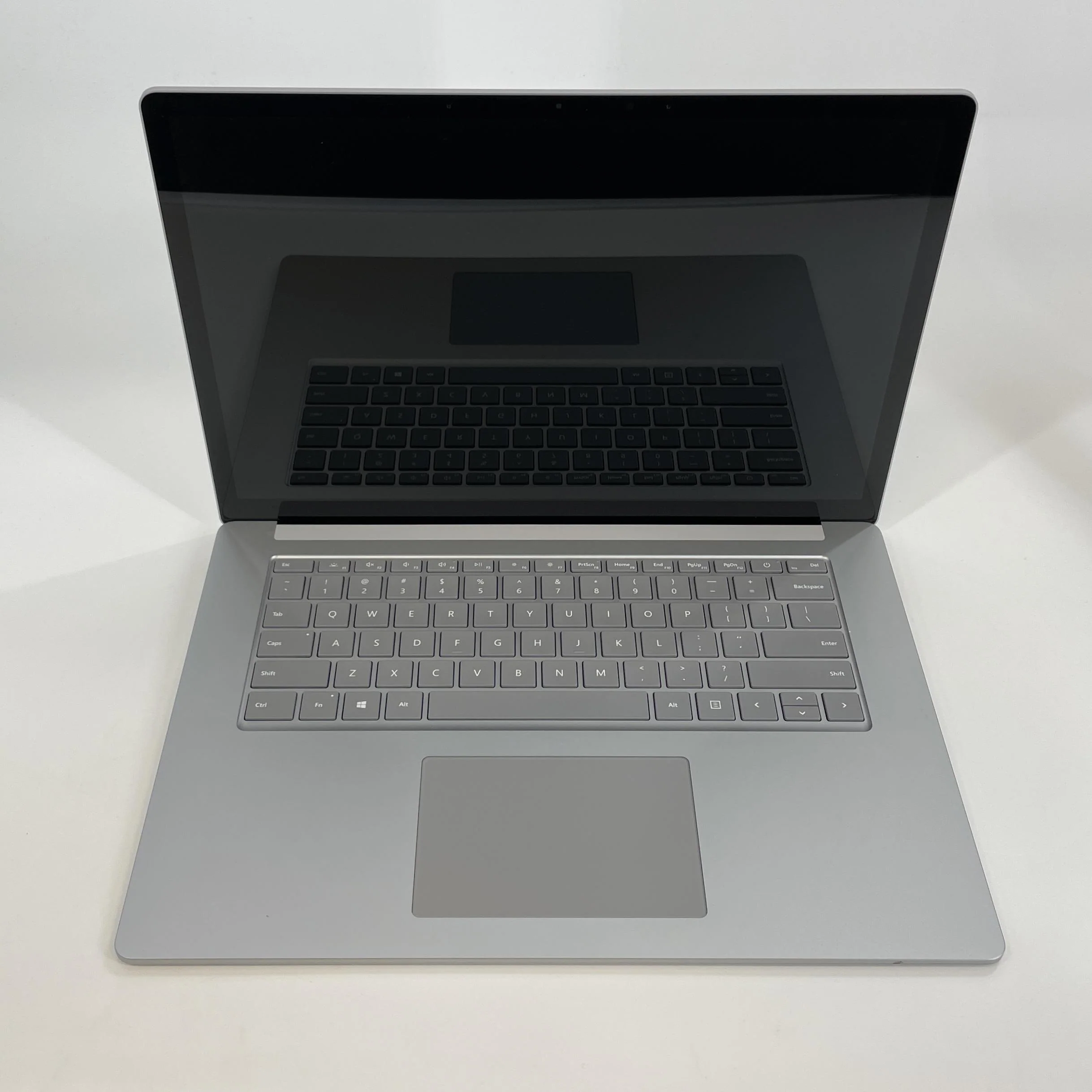 Microsoft Surface Laptop 3 15 Platinum 1.3 GHz Intel Core i7 10th Gen. 16GB RAM 512GB Solid State Drive