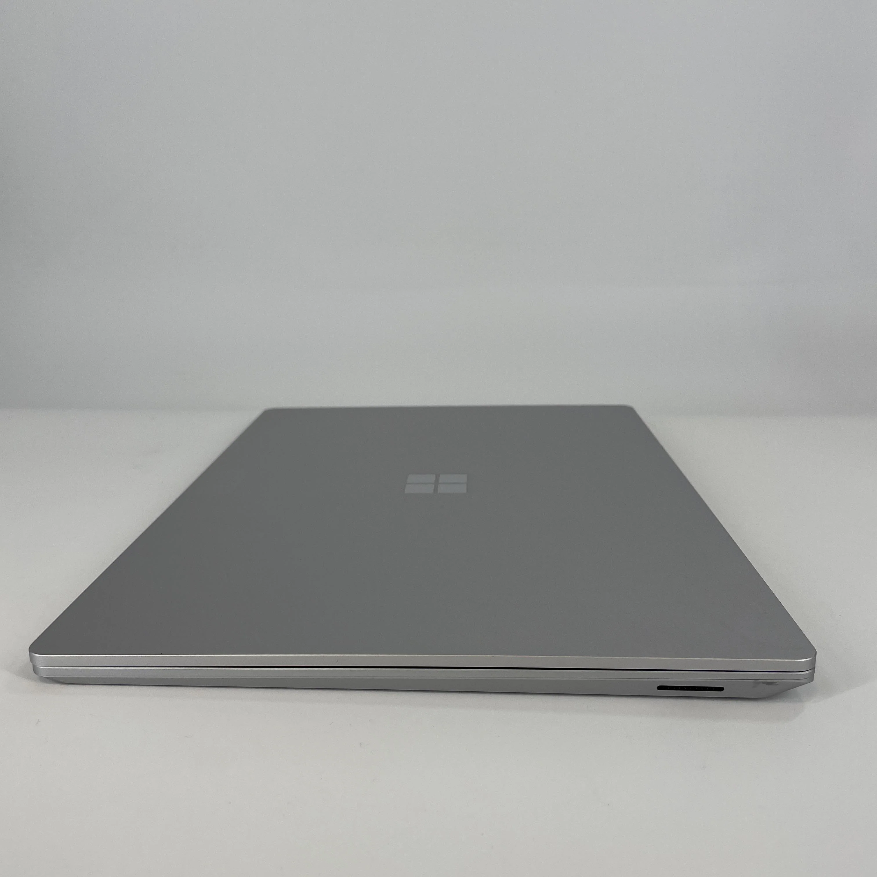 Microsoft Surface Laptop 3 15 Platinum 1.3 GHz Intel Core i7 10th Gen. 16GB RAM 512GB Solid State Drive - Image 7