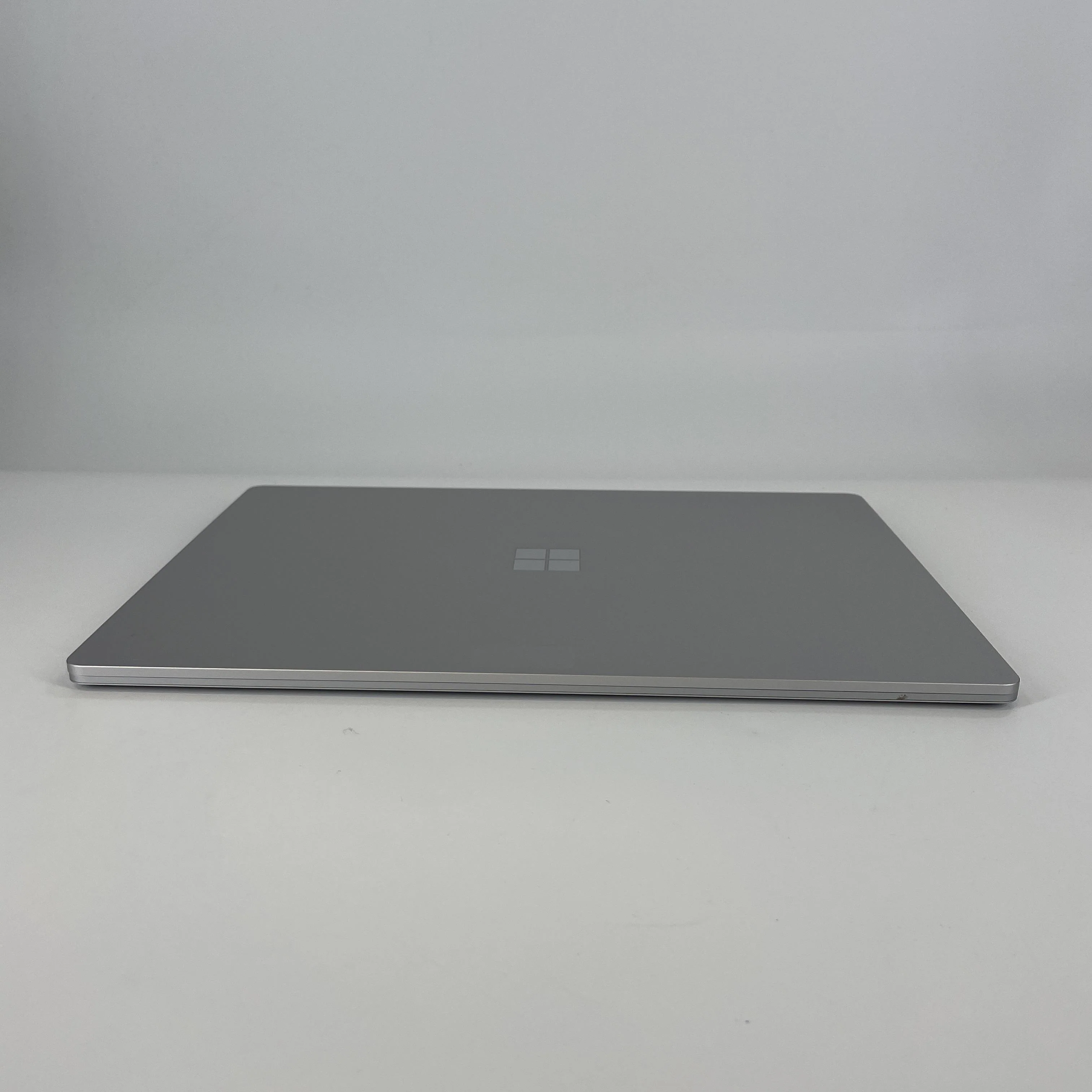 Microsoft Surface Laptop 3 15 Platinum 1.3 GHz Intel Core i7 10th Gen. 16GB RAM 512GB Solid State Drive - Image 8