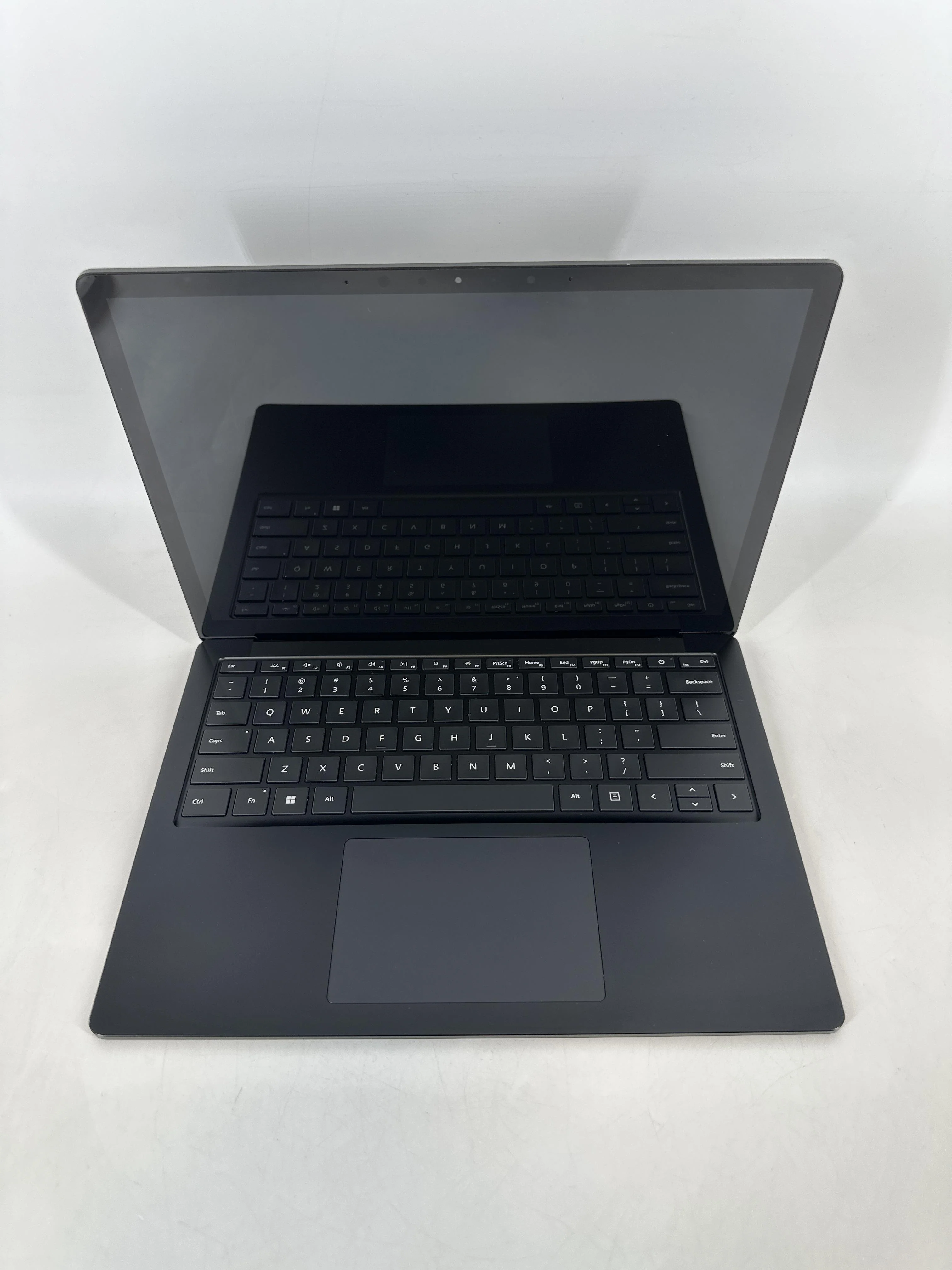 Microsoft Surface Laptop 4 13.5 Black 2.6 GHz Intel Core i5 11th Gen. 8GB RAM 256GB Solid State Drive