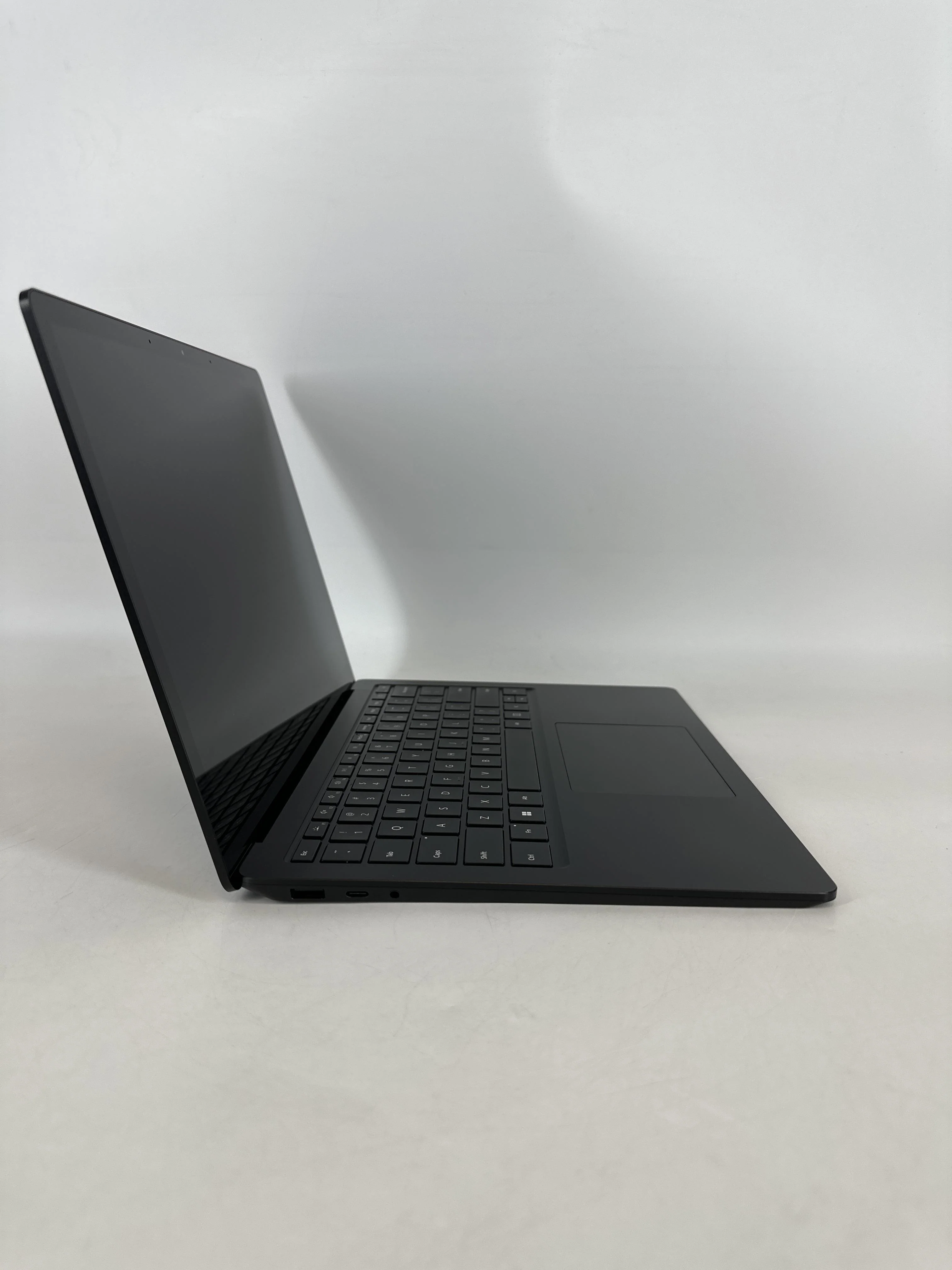 Microsoft Surface Laptop 4 13.5 Black 2.6 GHz Intel Core i5 11th Gen. 8GB RAM 256GB Solid State Drive - Image 3