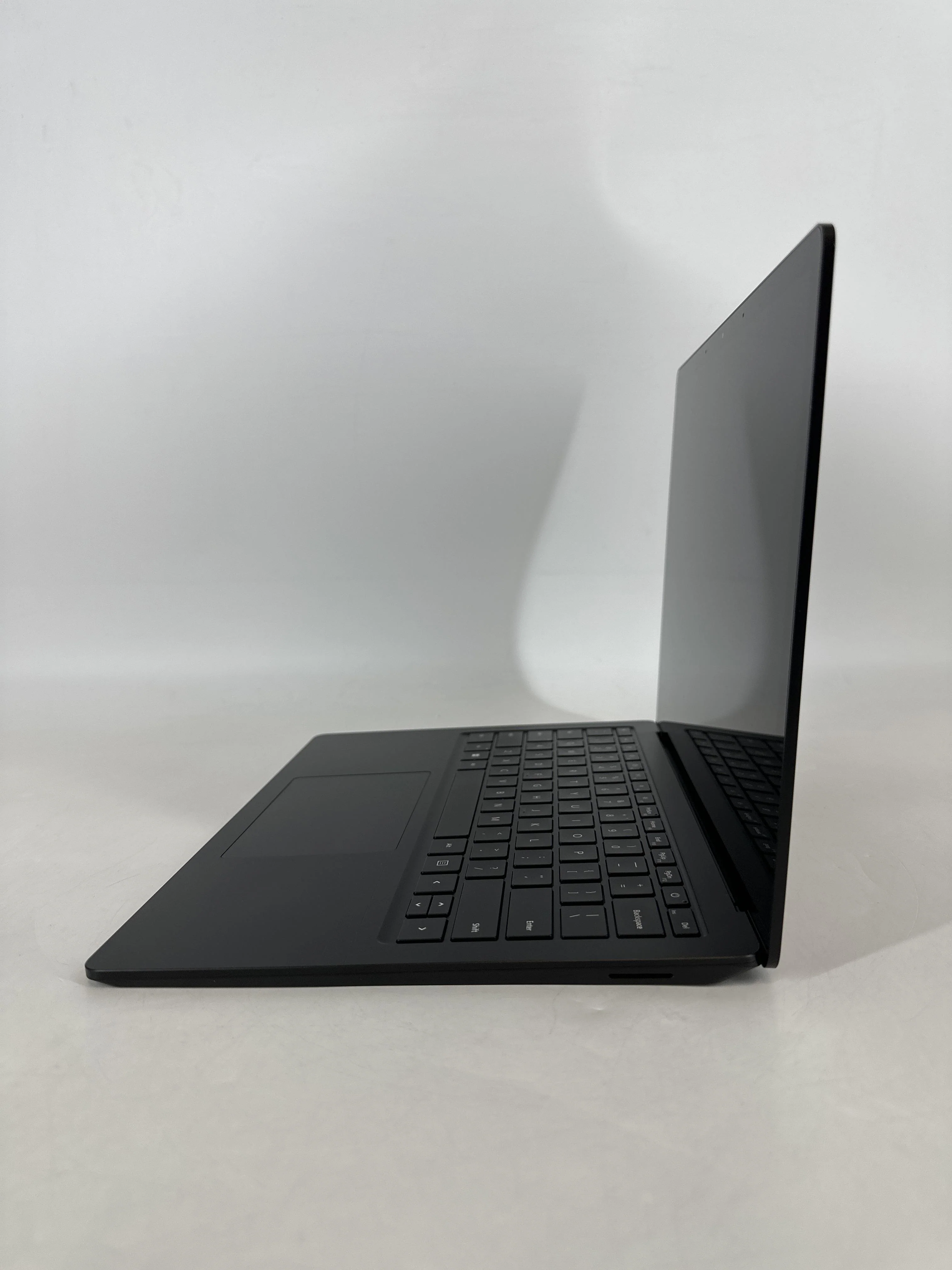 Microsoft Surface Laptop 4 13.5 Black 2.6 GHz Intel Core i5 11th Gen. 8GB RAM 256GB Solid State Drive - Image 4