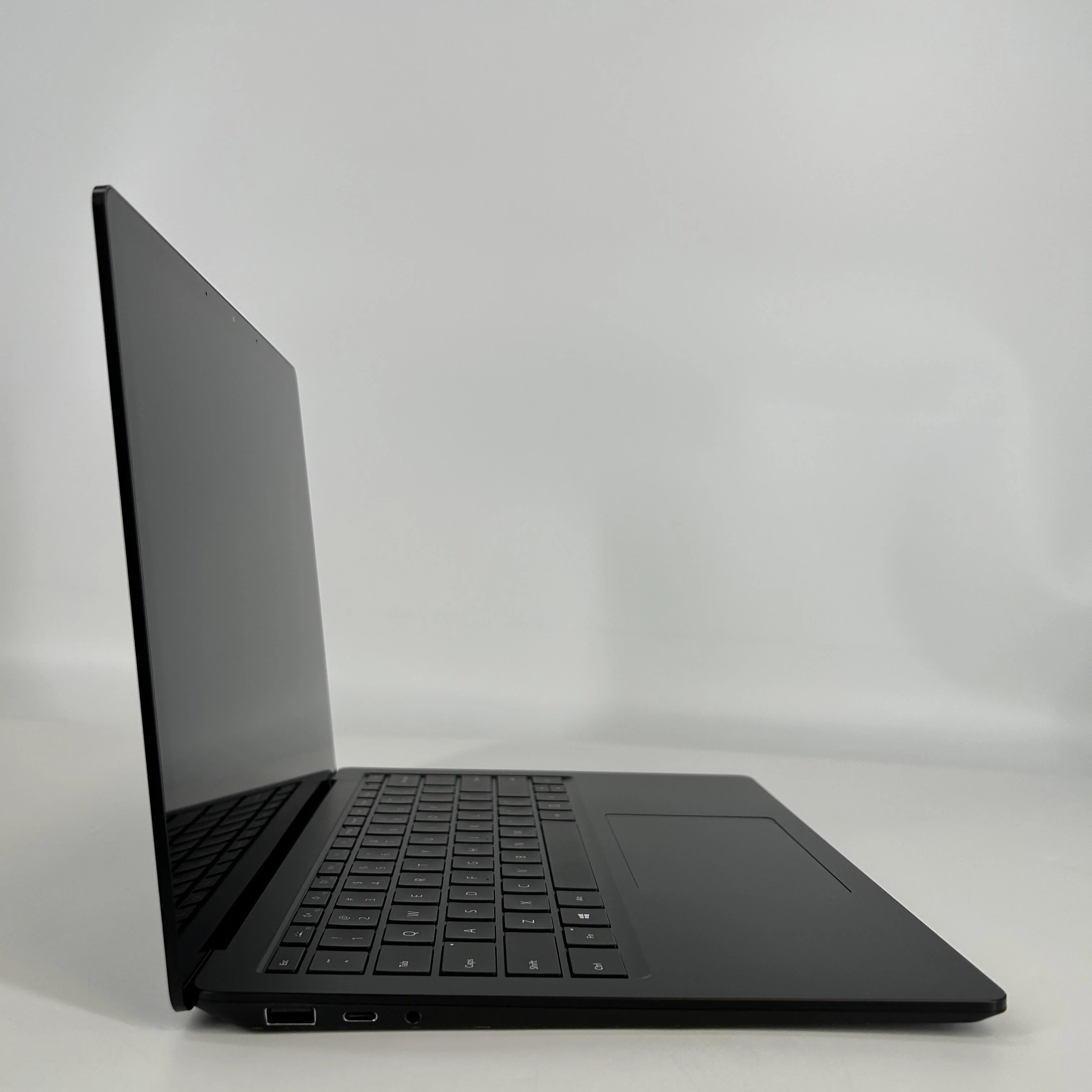 Microsoft Surface Laptop 4 13.5 Black 3.0 GHz Intel Core i7 11th Gen. 16GB RAM 512GB Solid State Drive - Image 3