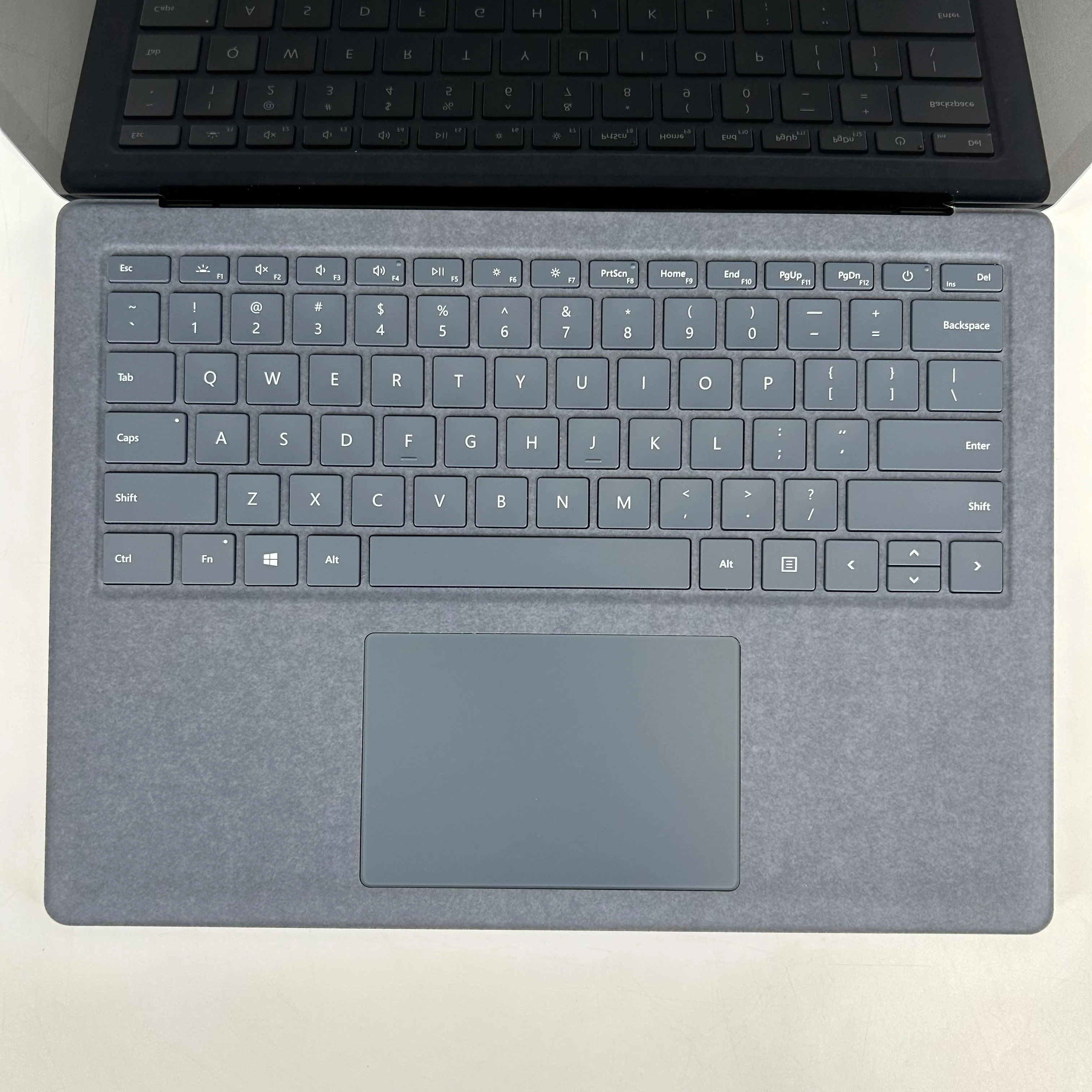 Microsoft Surface Laptop 4 13.5 Blue 3.0 GHz Intel Core i7 11th Gen. 16GB RAM 512GB Solid State Drive - Image 2