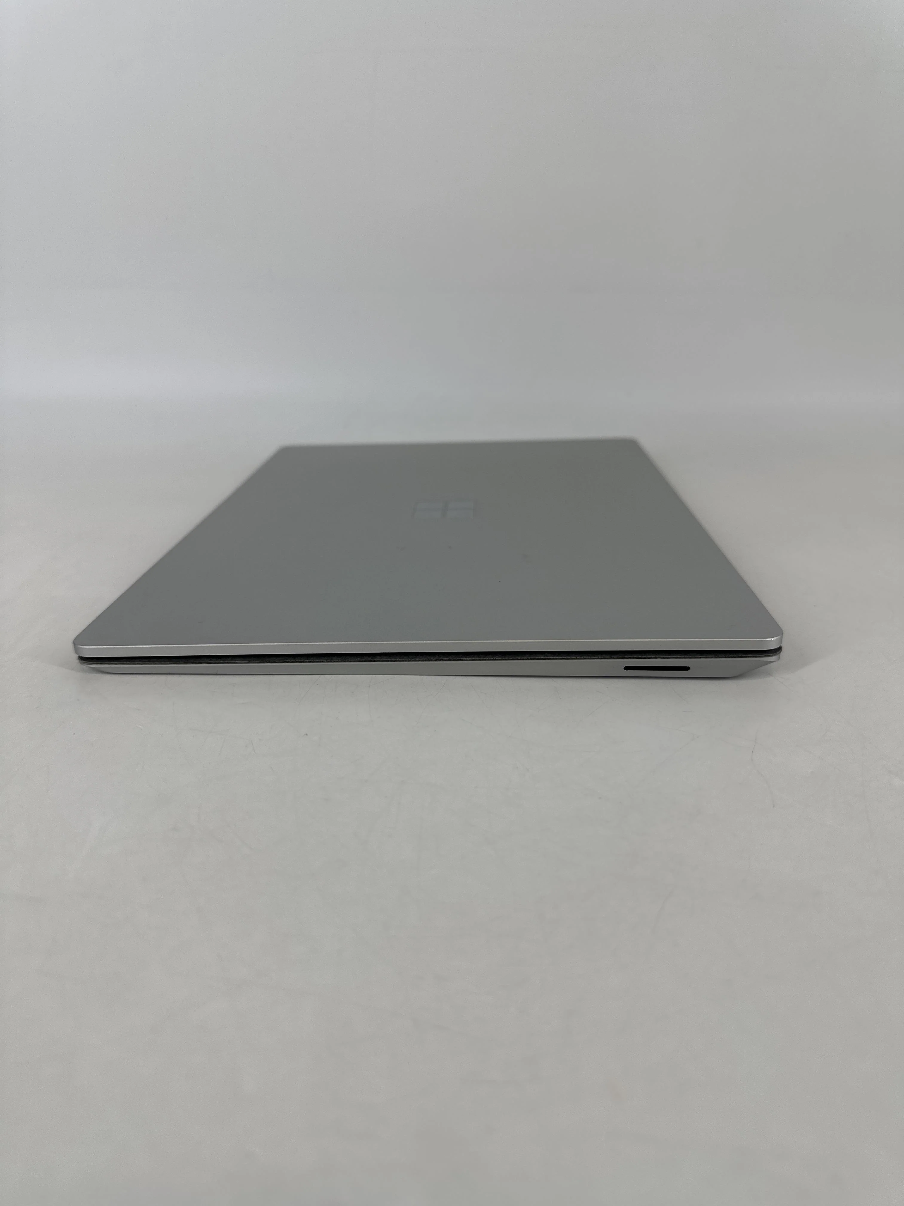 Microsoft Surface Laptop 4 13.5 Platinum 2.6 GHz Intel Core i5 11th Gen. 8GB RAM 256GB Solid State Drive - Image 8