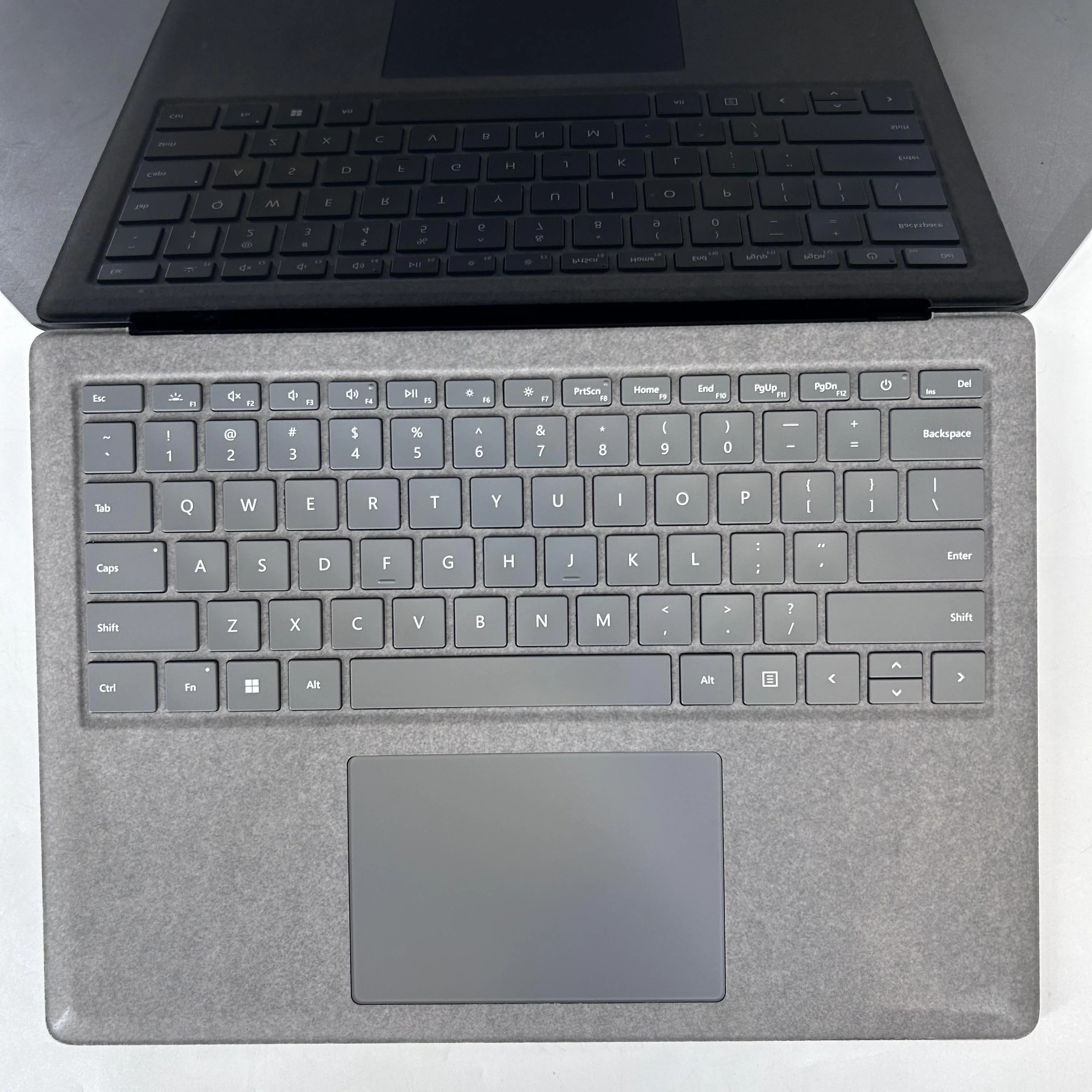 Microsoft Surface Laptop 4 13.5 Platinum 3.0 GHz Intel Core i7 11th Gen. 16GB RAM 512GB Solid State Drive - Image 2