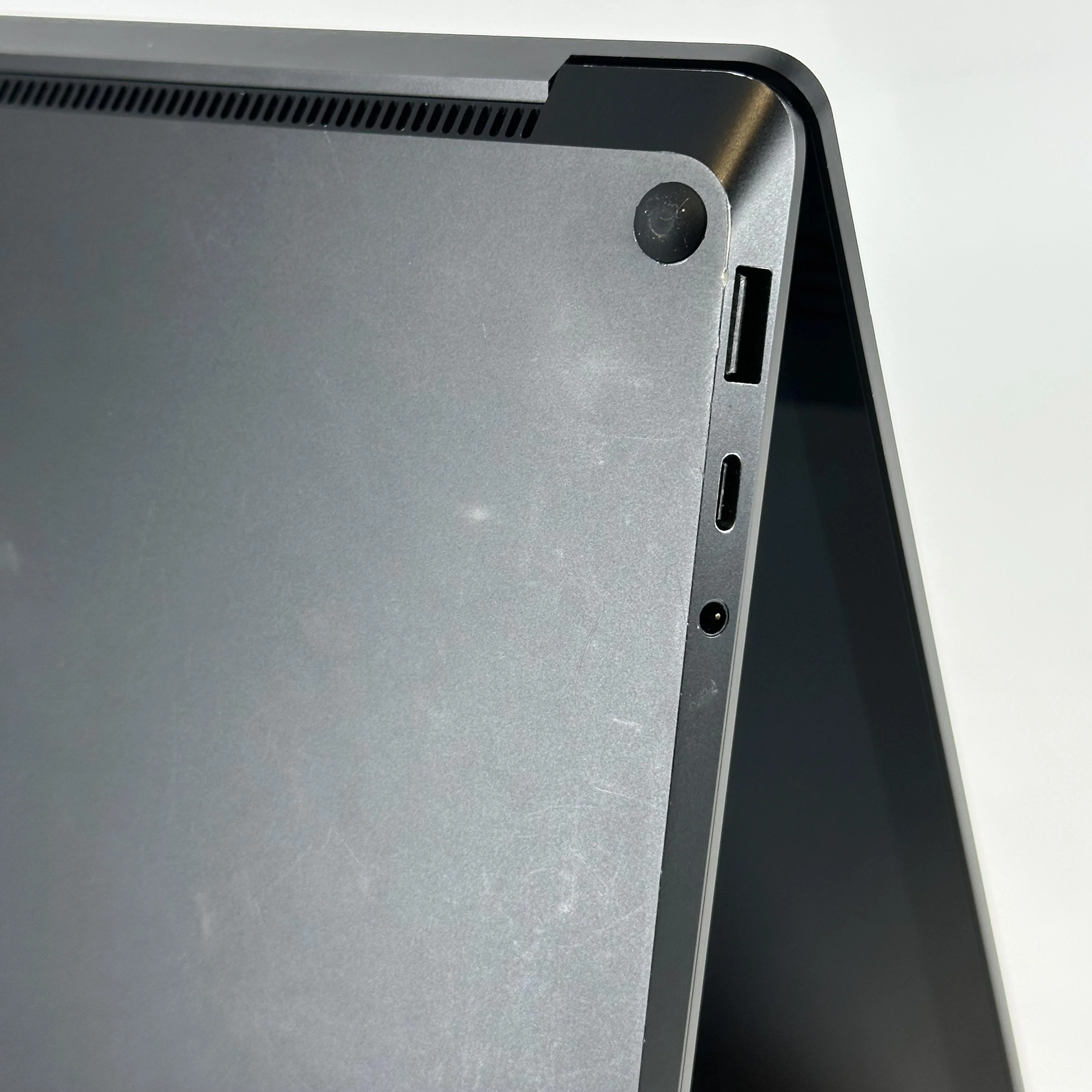 Microsoft Surface Laptop 4 15 Black 2.0 GHz AMD Ryzen 7 4980U 16GB RAM 512GB Solid State Drive - Image 12