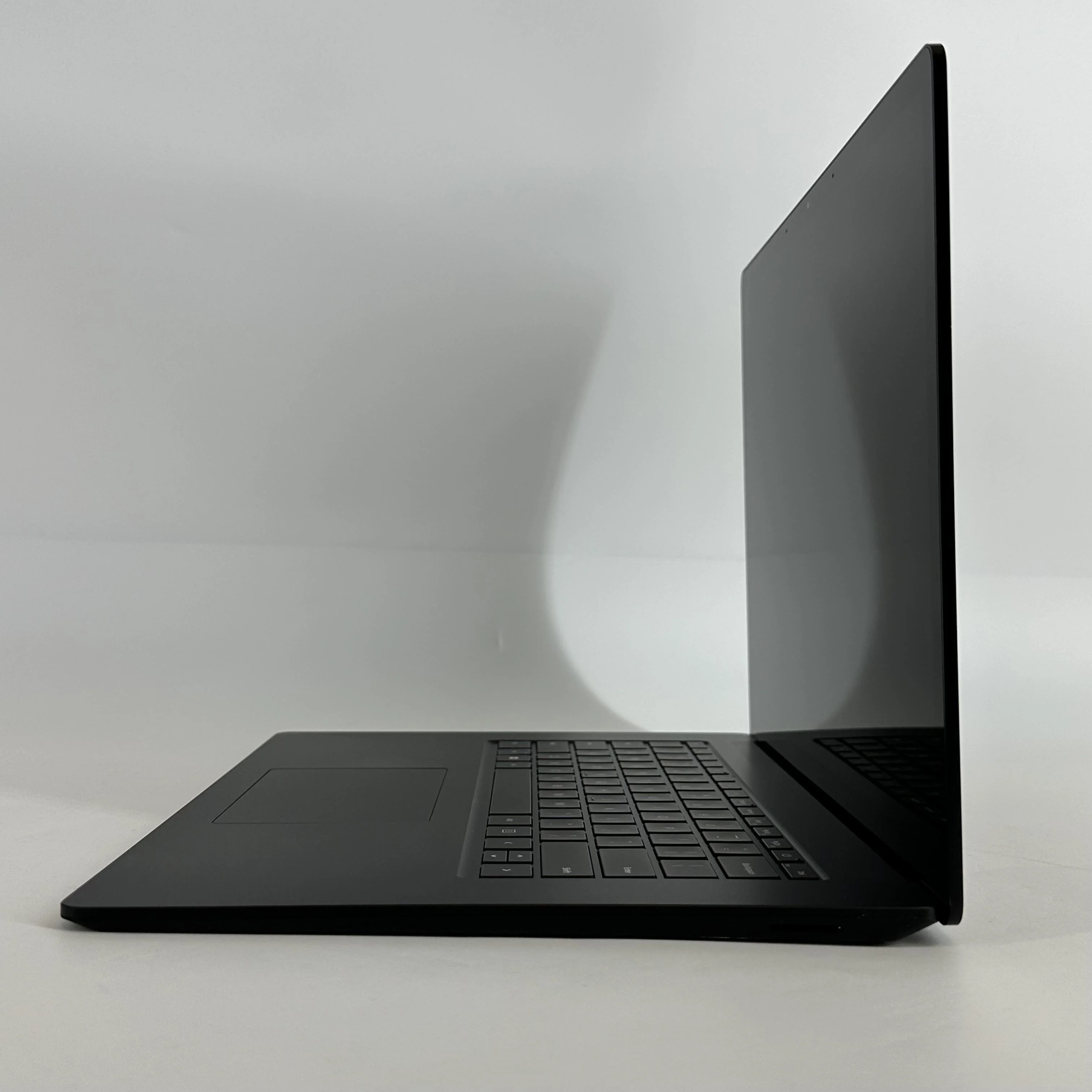 Microsoft Surface Laptop 4 15 Black 3.0 GHz Intel Core i7 11th Gen. 32GB RAM 1TB Solid State Drive - Image 6
