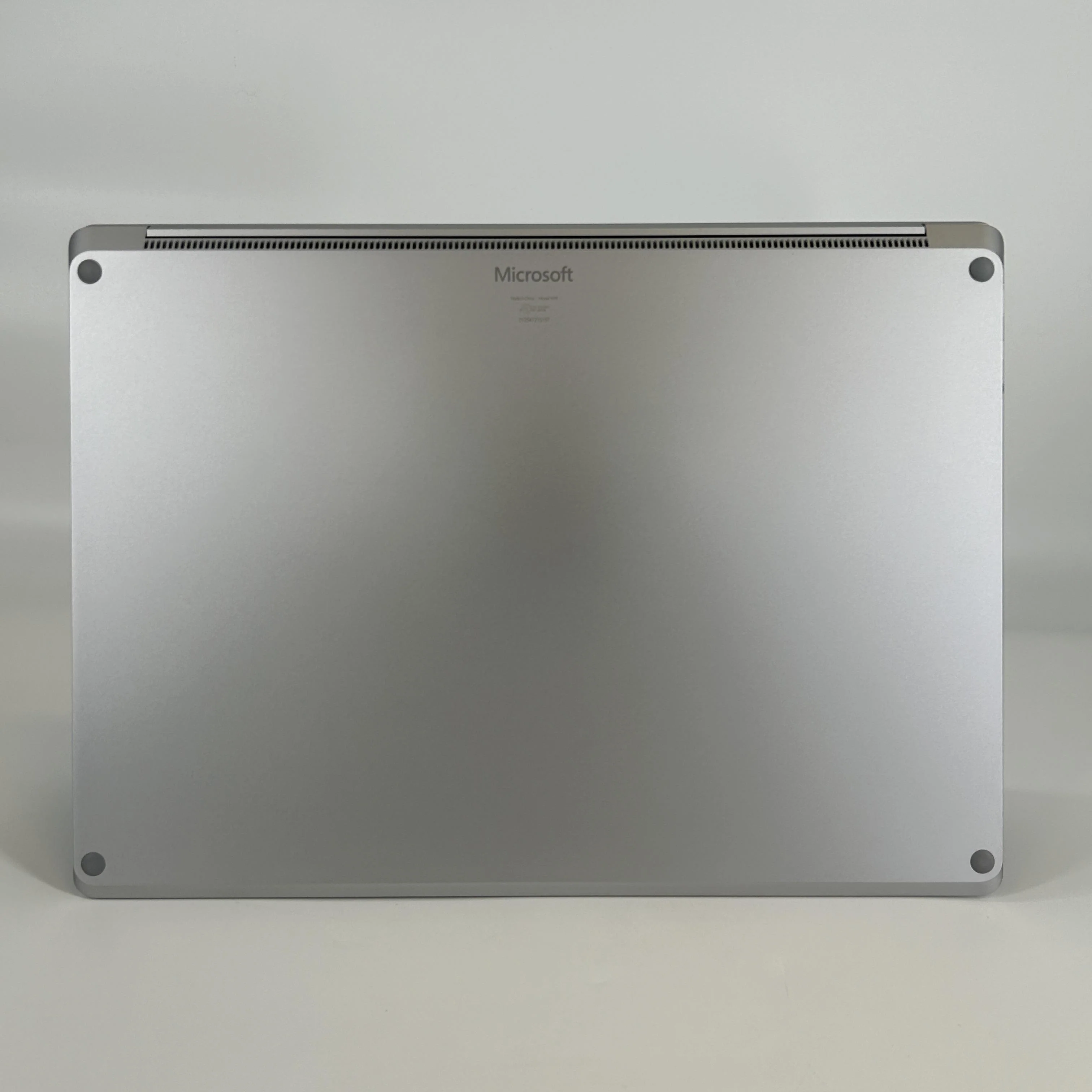 Microsoft Surface Laptop 4 15 Platinum 3.0 GHz Intel Core i7 11th Gen. 8GB RAM 512GB Solid State Drive - Image 5
