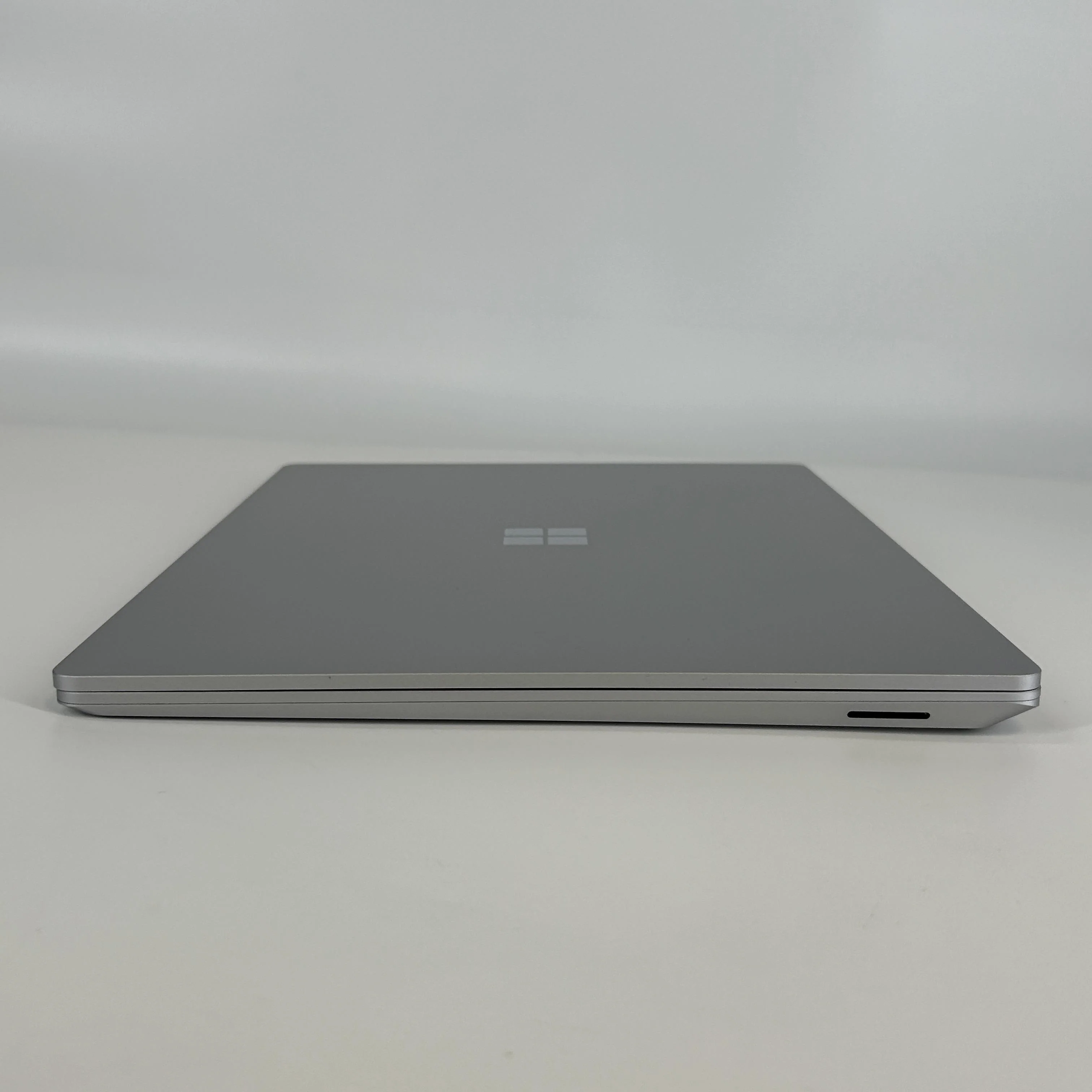 Microsoft Surface Laptop 4 15 Platinum 3.0 GHz Intel Core i7 11th Gen. 8GB RAM 512GB Solid State Drive - Image 7