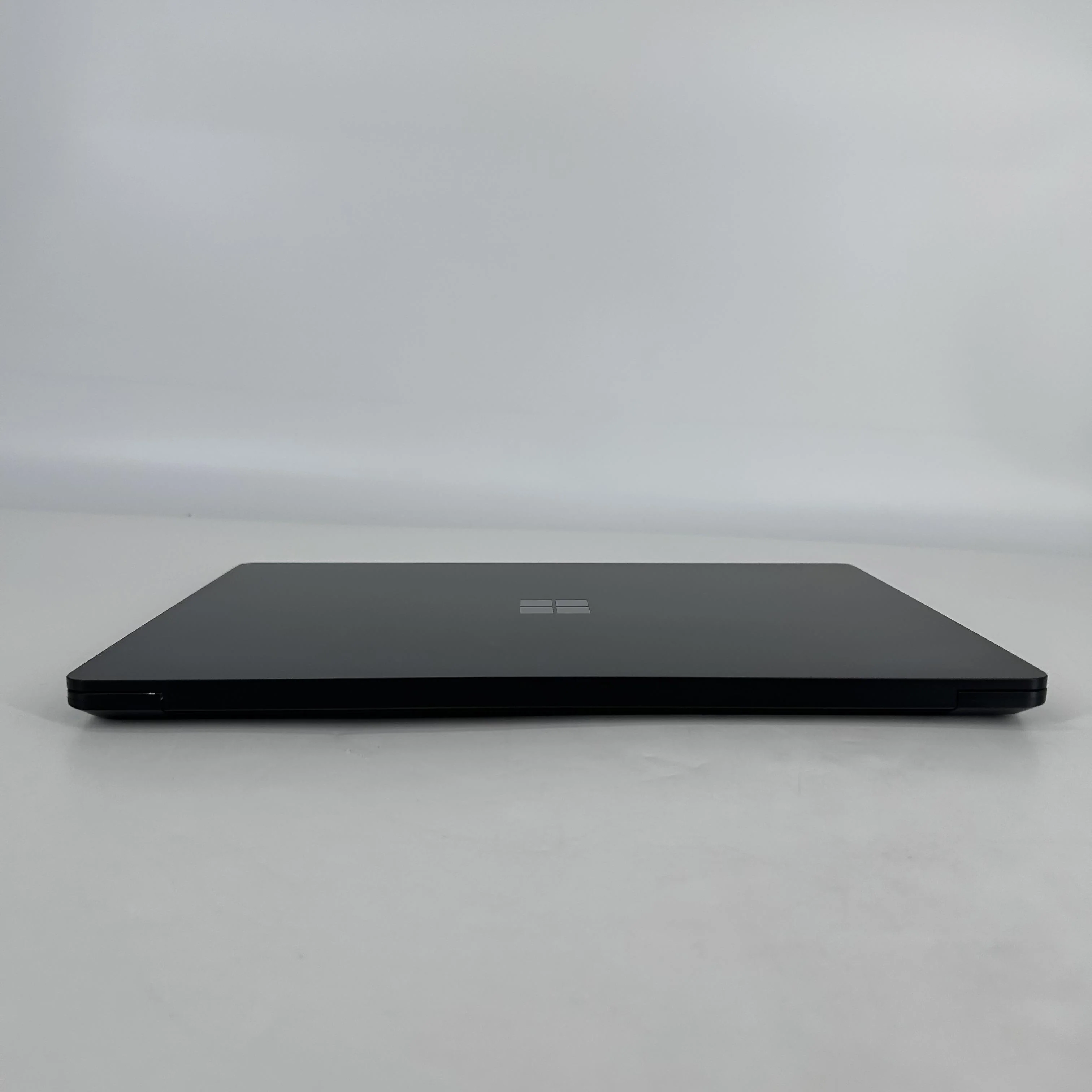Microsoft Surface Laptop 5 13.5 Black 2.7 GHz Intel Core i7 12th Gen. 16GB RAM 256GB Solid State Drive - Image 6