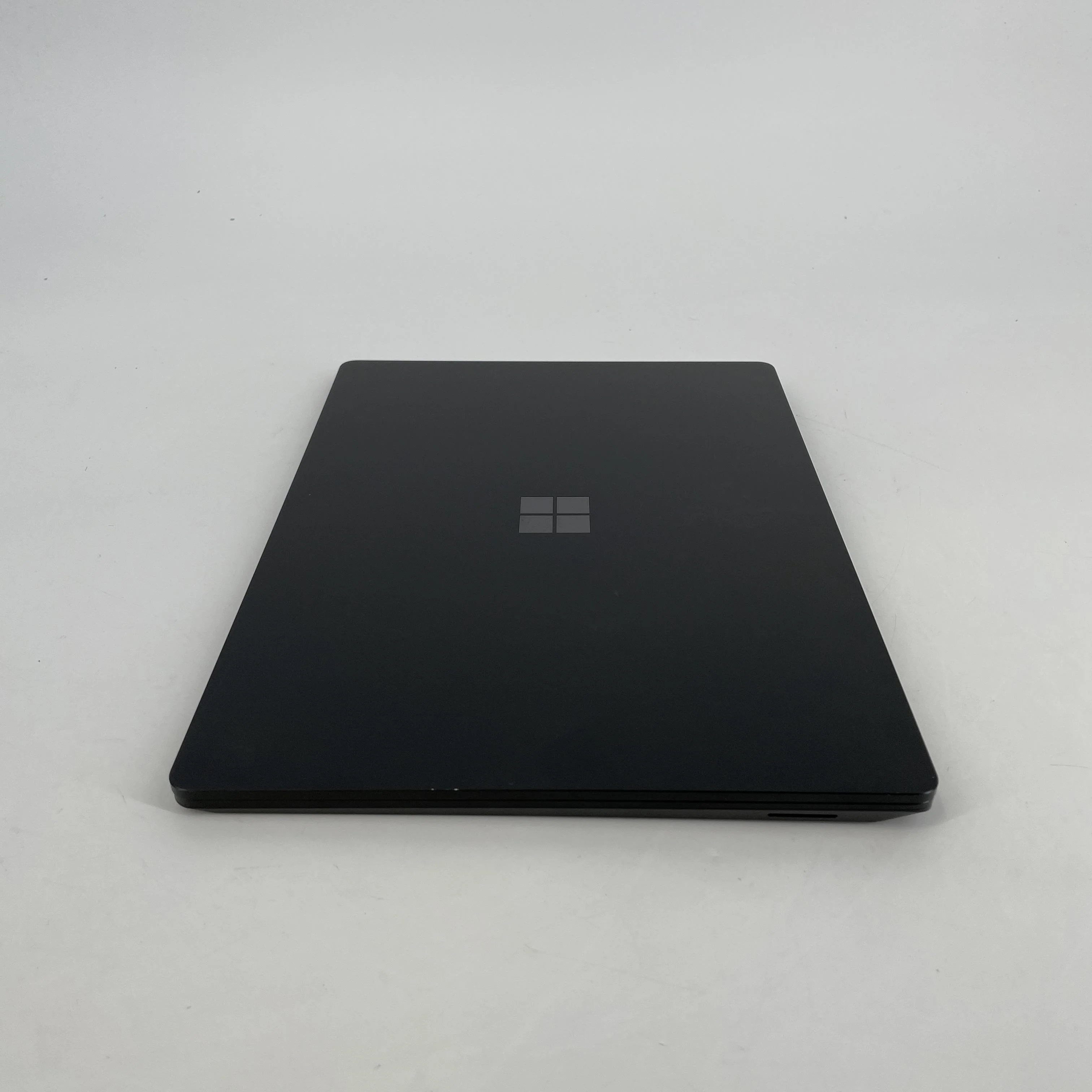 Microsoft Surface Laptop 5 13.5 Black 2.7 GHz Intel Core i7 12th Gen. 16GB RAM 512GB Solid State Drive - Image 9