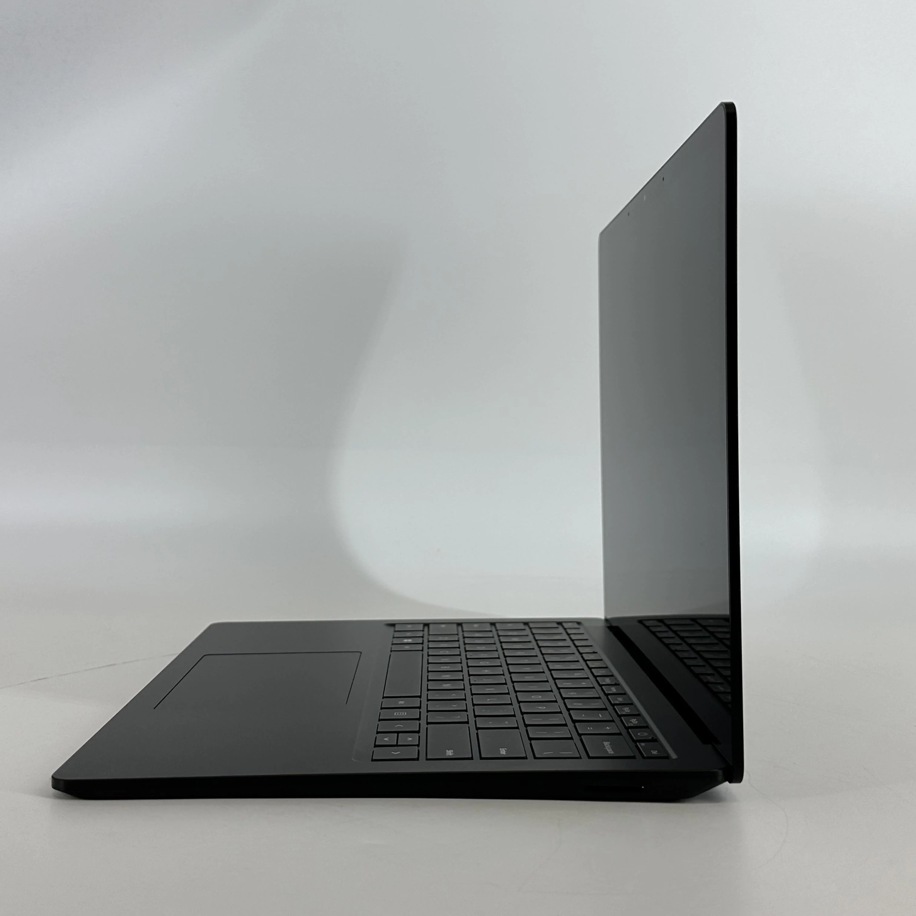 Microsoft Surface Laptop 5 13.5 Black 2.7 GHz Intel Core i7 12th Gen. 16GB RAM 512GB Solid State Drive - Image 4