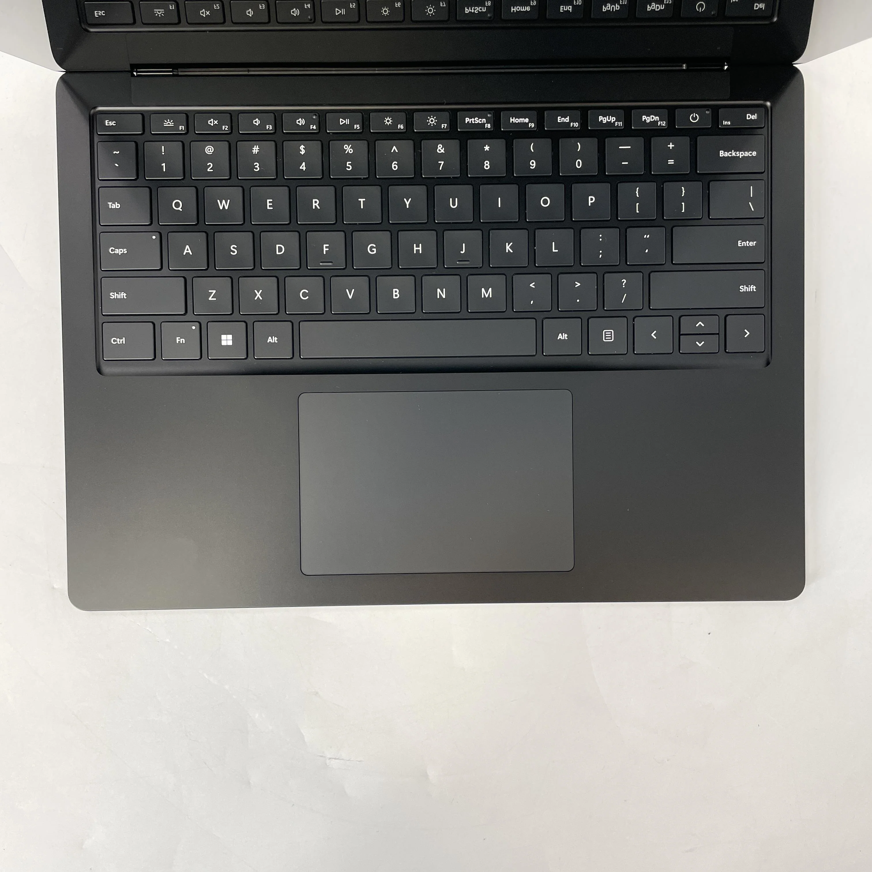 Microsoft Surface Laptop 5 13.5 Black 2.7 GHz Intel Core i7 12th Gen. 32GB RAM 512GB Solid State Drive - Image 2