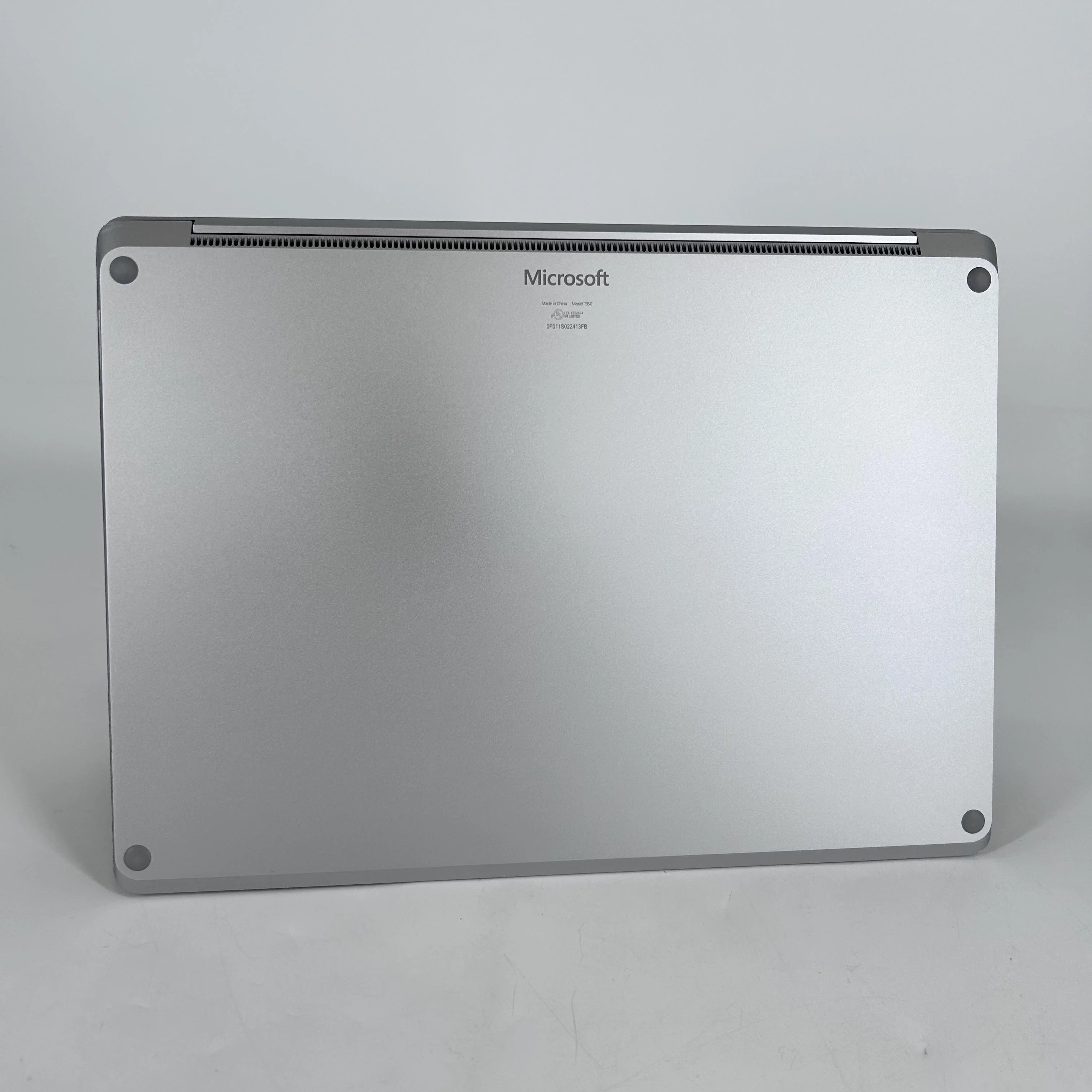 Microsoft Surface Laptop 5 13.5 Platinum 2.5 GHz Intel Core i5 12th Gen. 16GB RAM 512GB Solid State Drive - Image 5