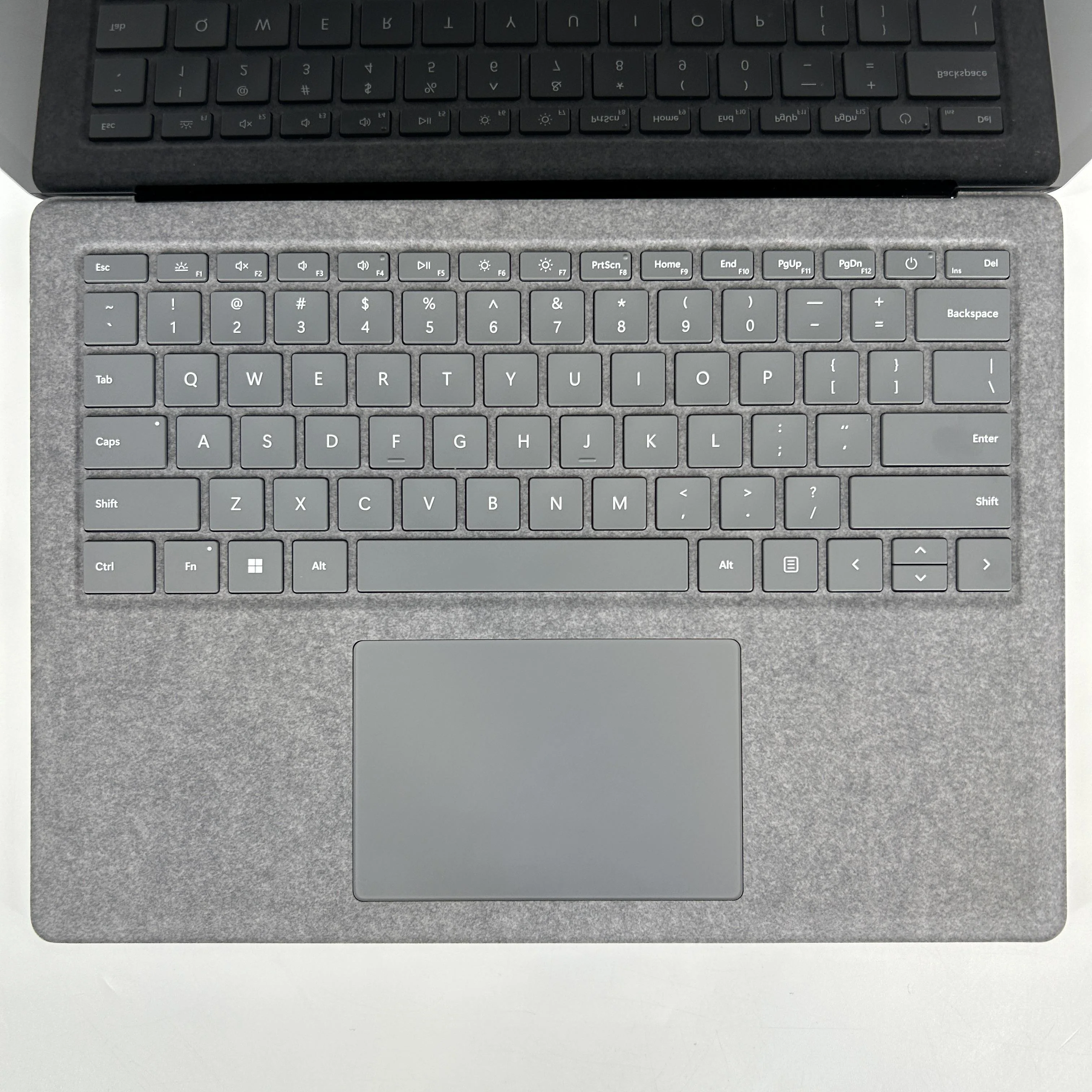 Microsoft Surface Laptop 5 13.5 Platinum 2.7 GHz Intel Core i7 12th Gen. 16GB RAM 512GB Solid State Drive - Image 2