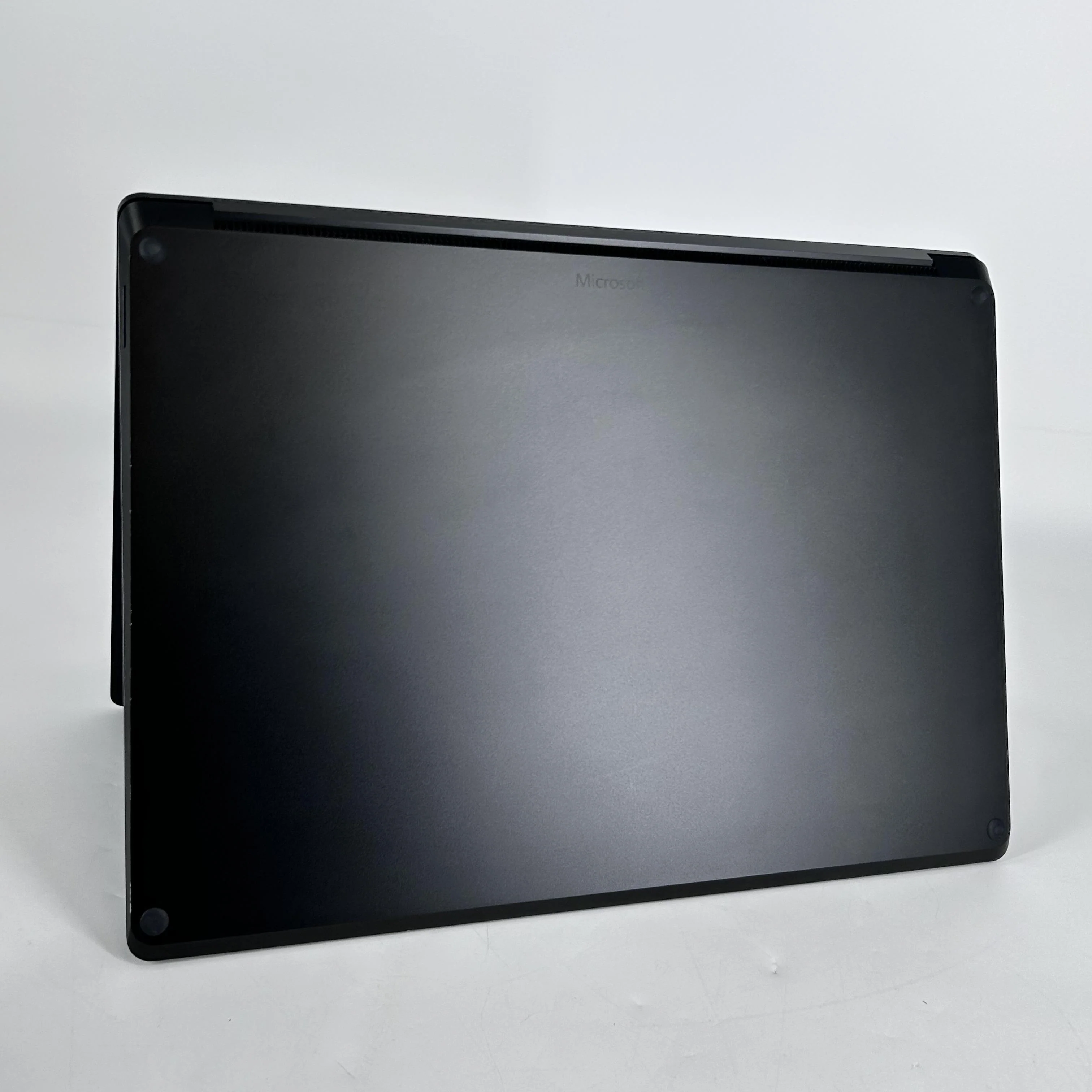 Microsoft Surface Laptop 5 15 Black 2.6 GHz Intel Core i7 12th Gen. 32GB RAM 1TB Solid State Drive - Image 5